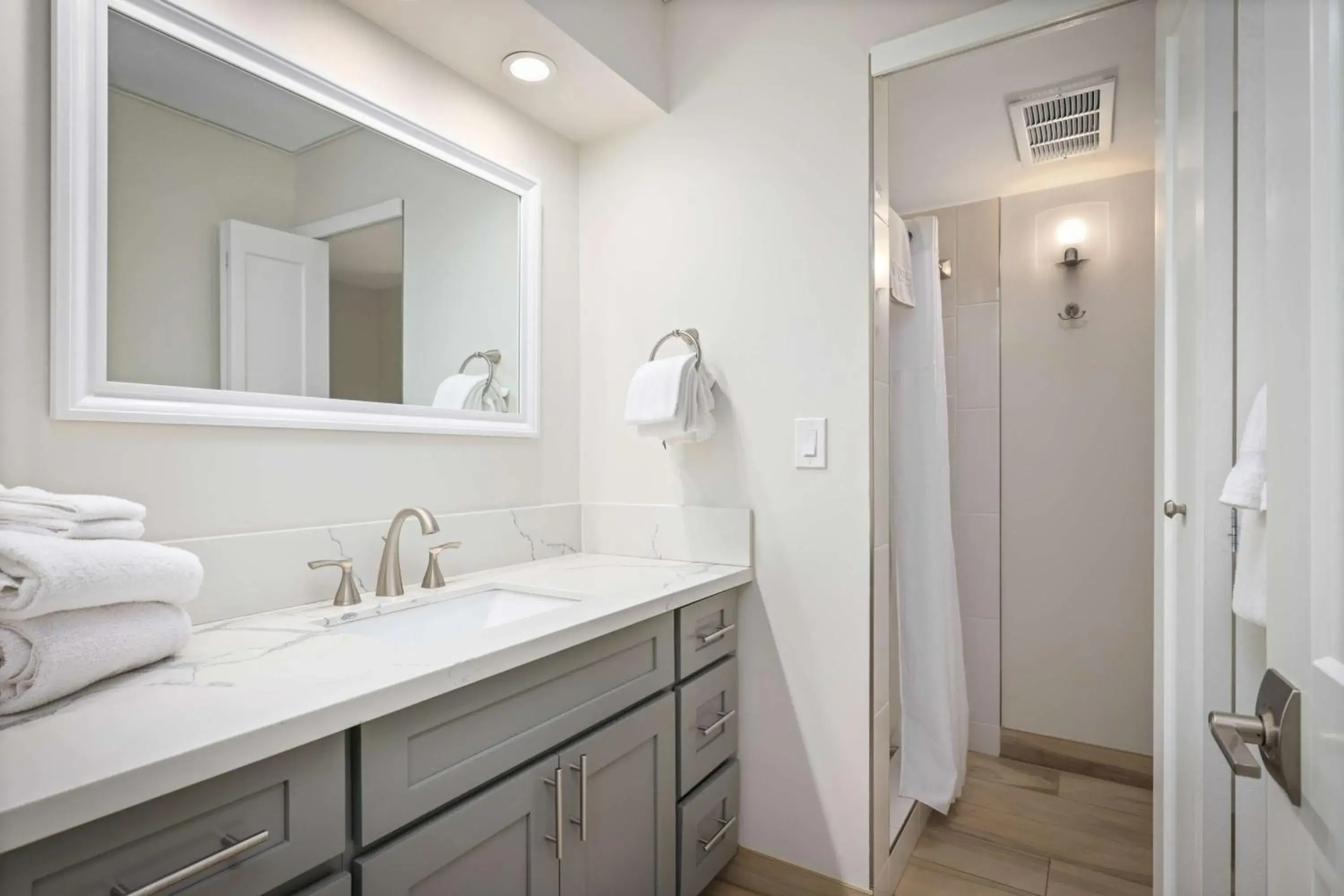 Shower in Aston at Papakea Resort Shower in Aston at Papakea Resort