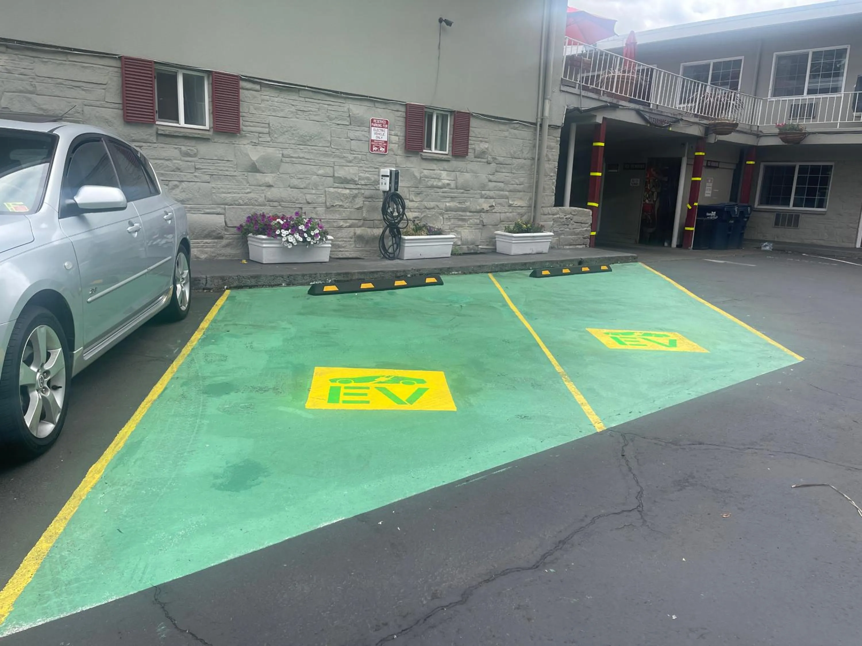 Property building in Campus Inn & Suites Eugene Downtown