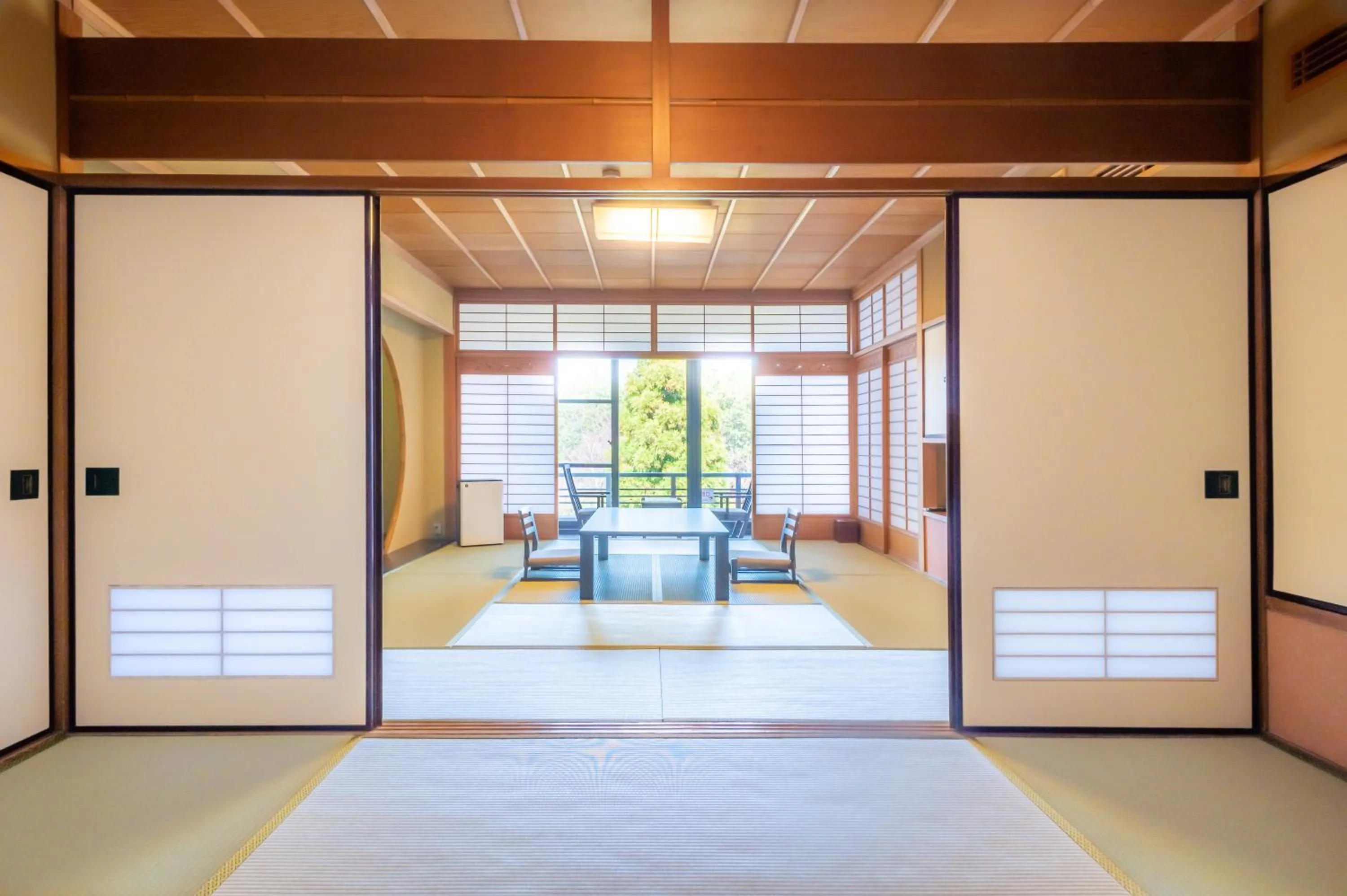 Photo of the whole room in Motoyu Kosenkaku