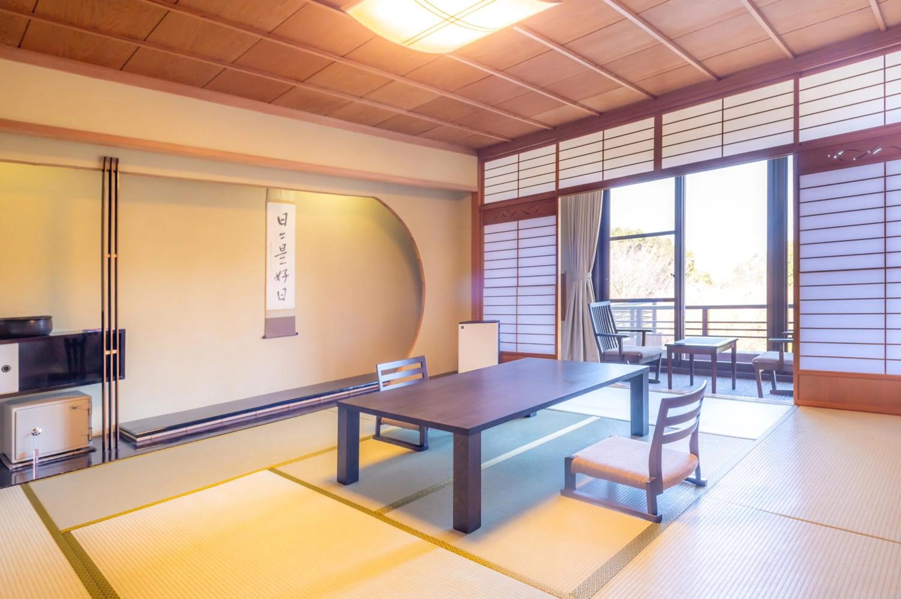 Photo of the whole room in Motoyu Kosenkaku