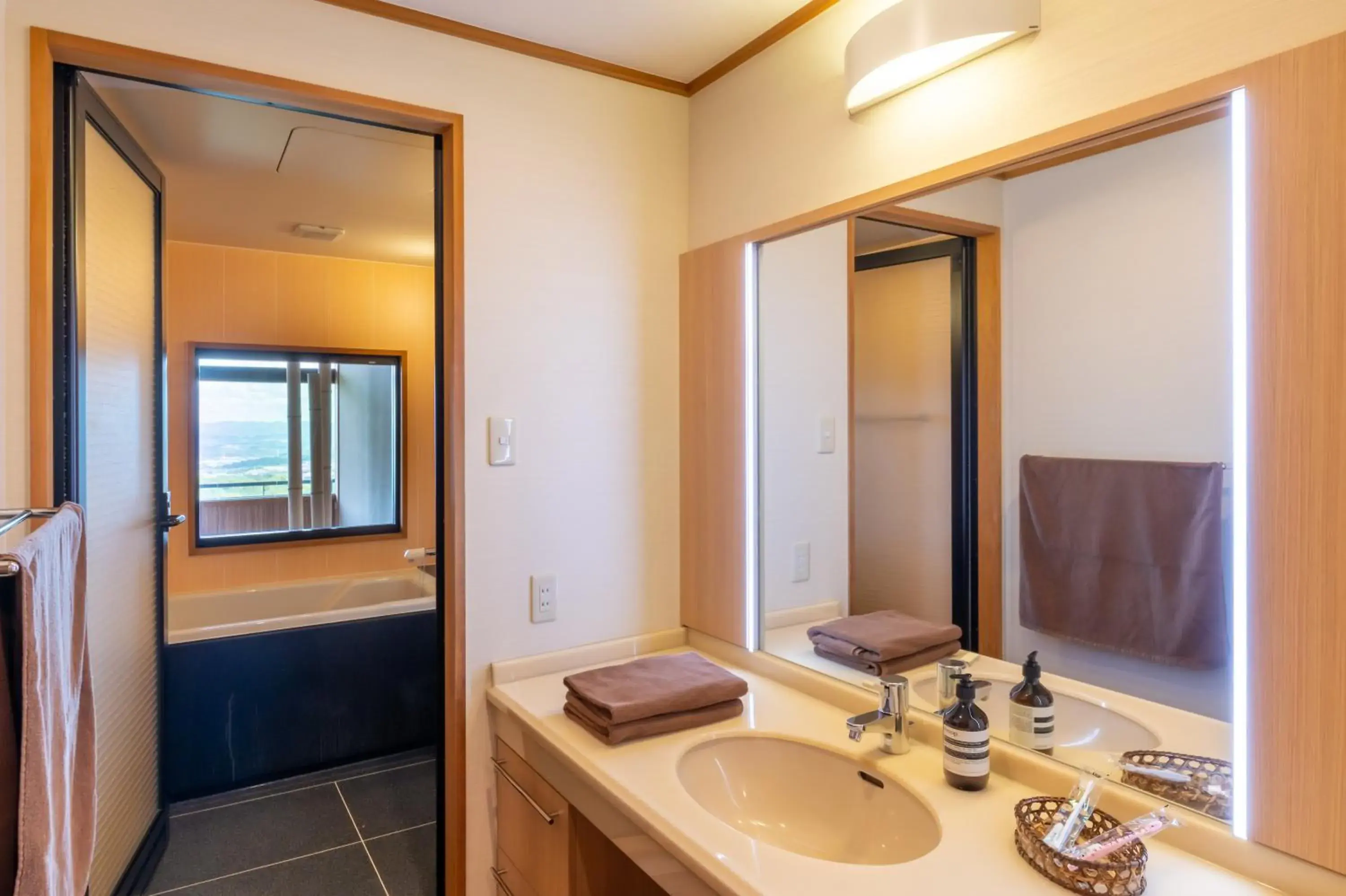 Bathroom in Motoyu Kosenkaku Bathroom in Motoyu Kosenkaku