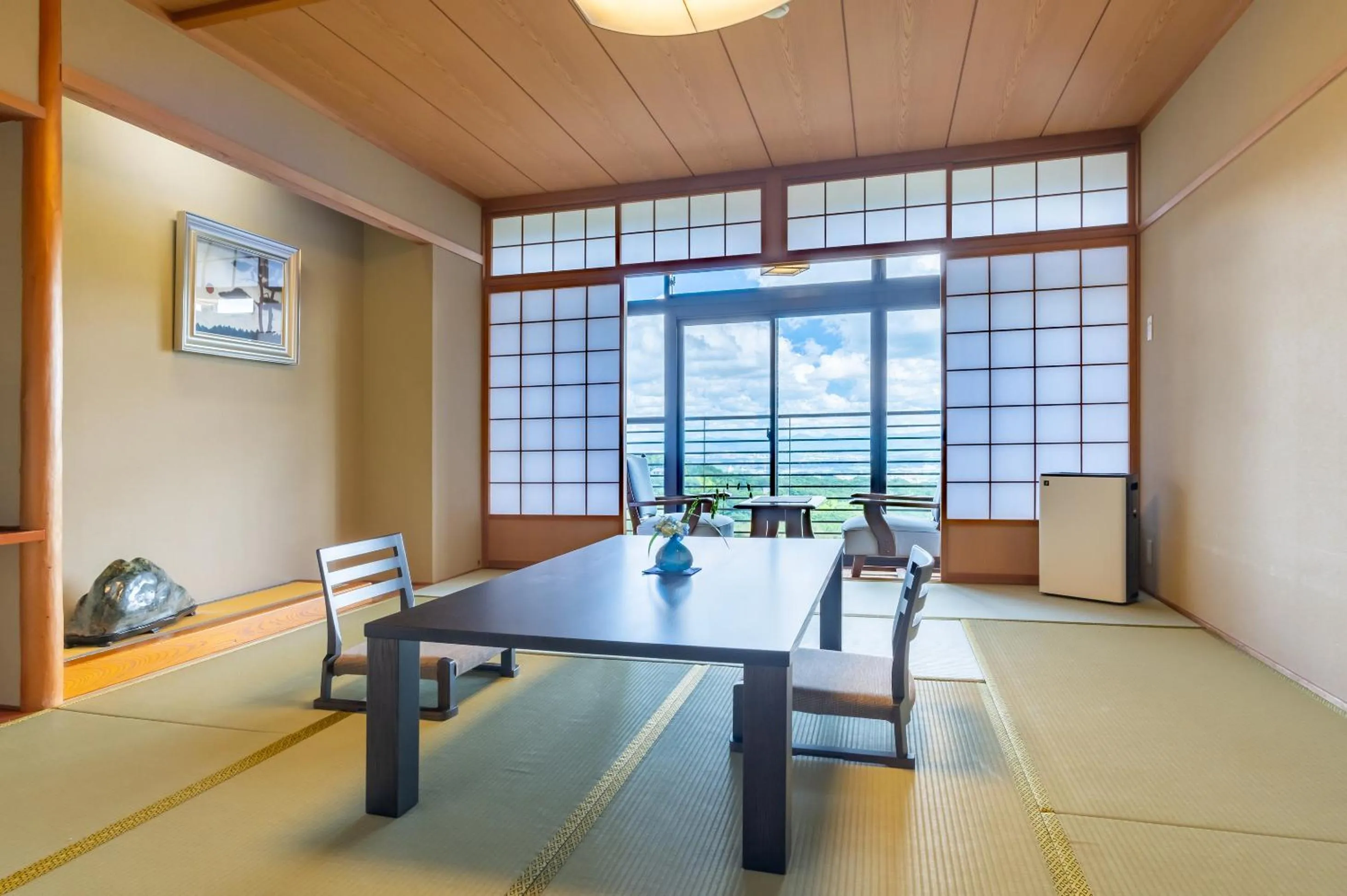 Photo of the whole room in Motoyu Kosenkaku