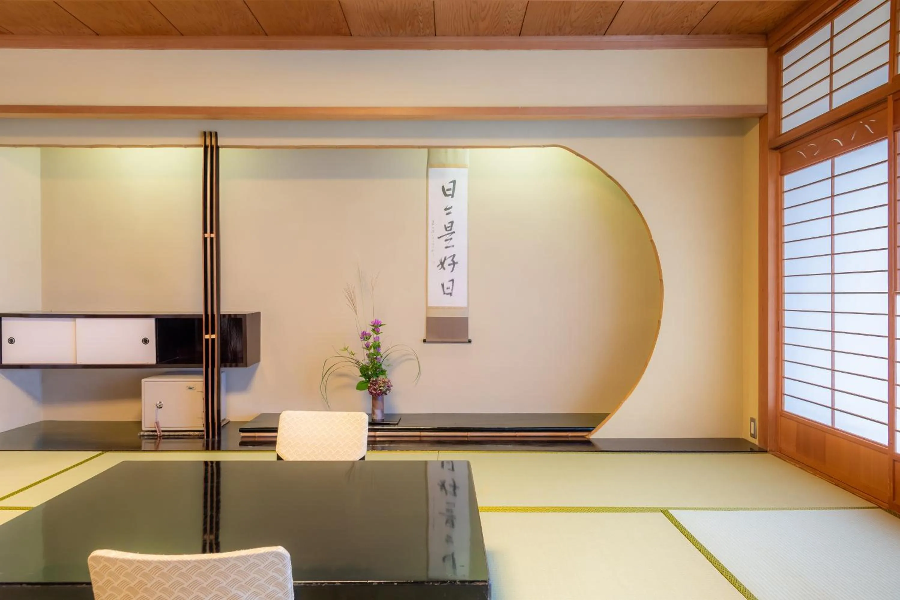 Photo of the whole room in Motoyu Kosenkaku