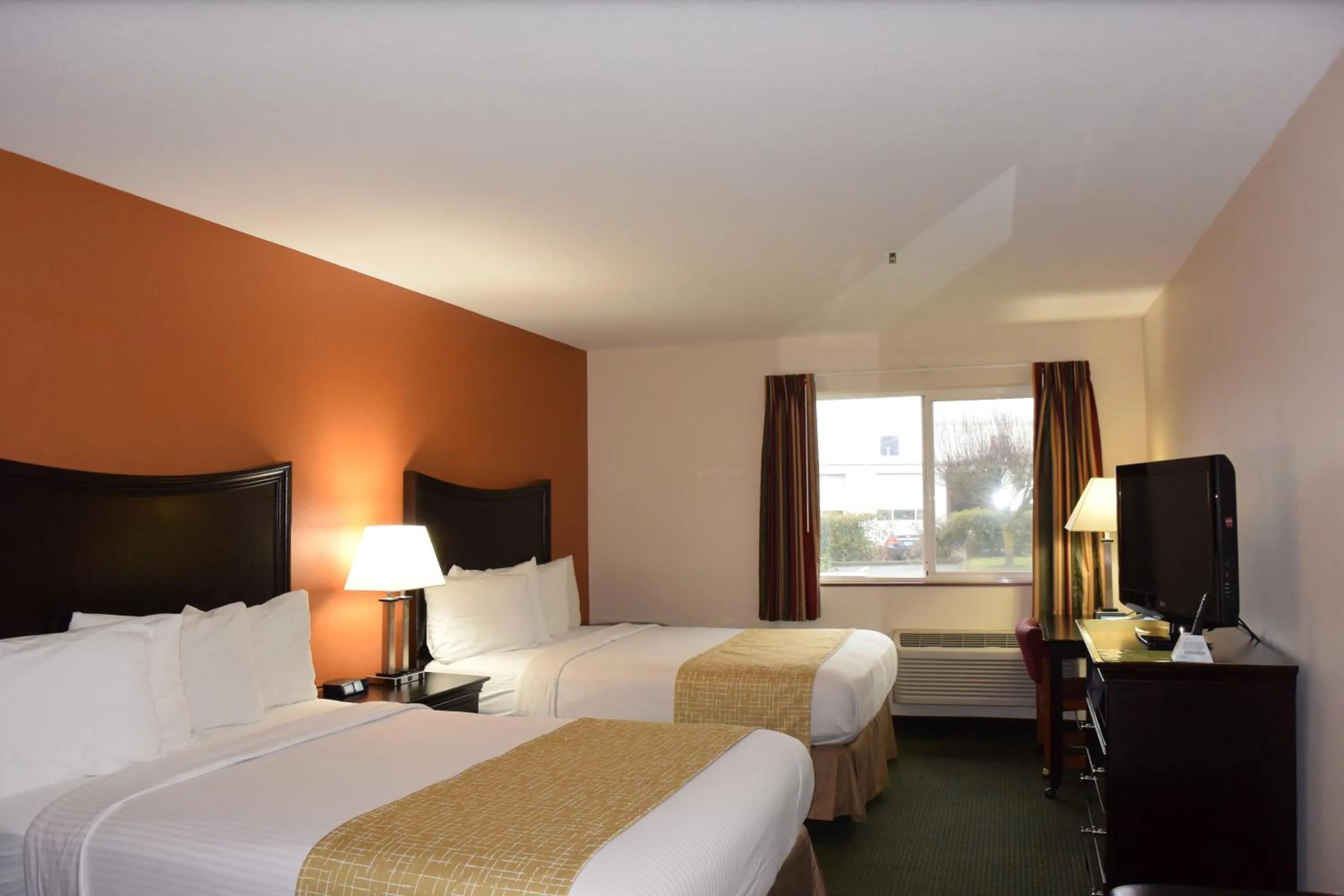 Other, Bed in Travelodge by Wyndham, Newberg