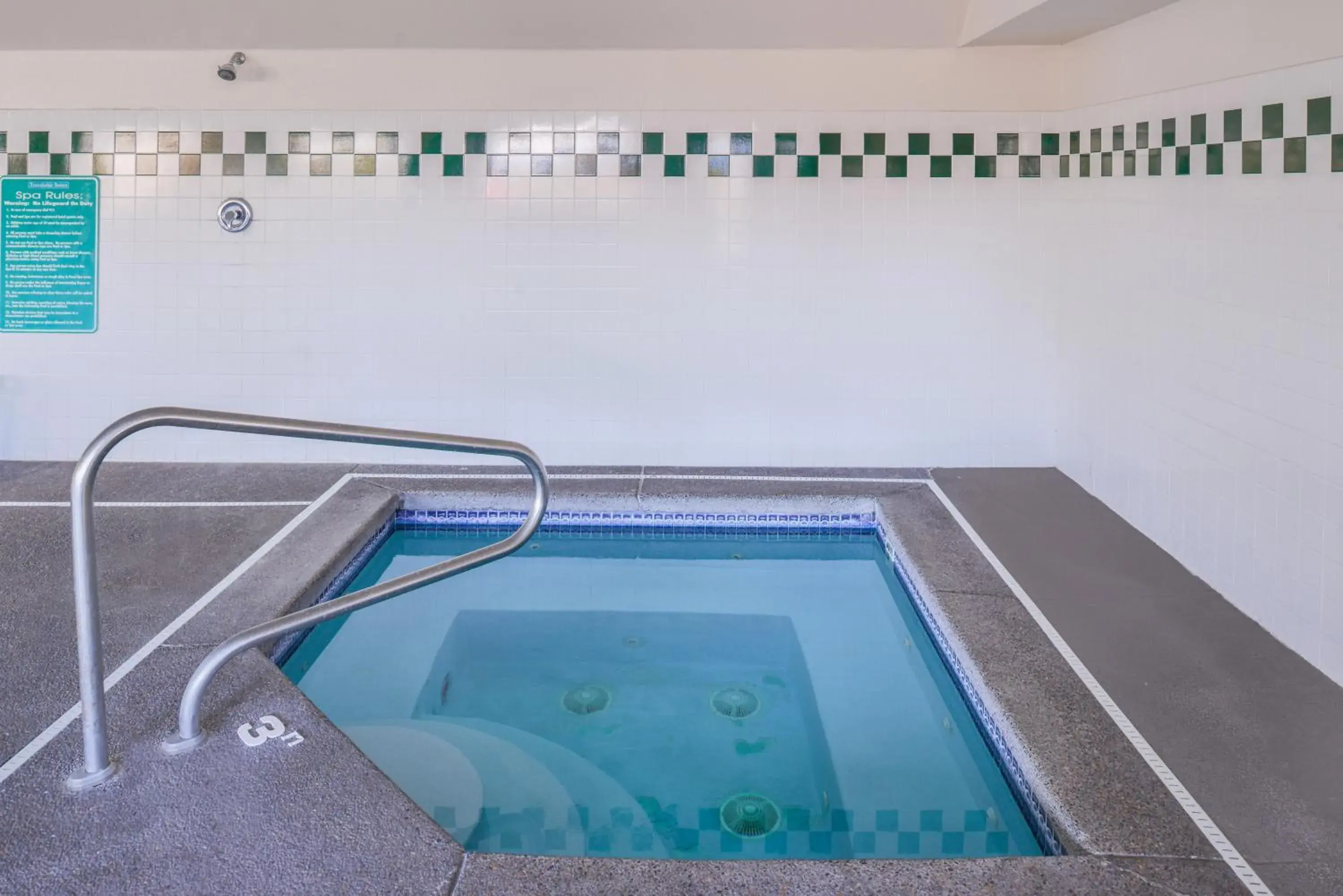 Swimming pool in Travelodge by Wyndham, Newberg Swimming pool in Travelodge by Wyndham, Newberg