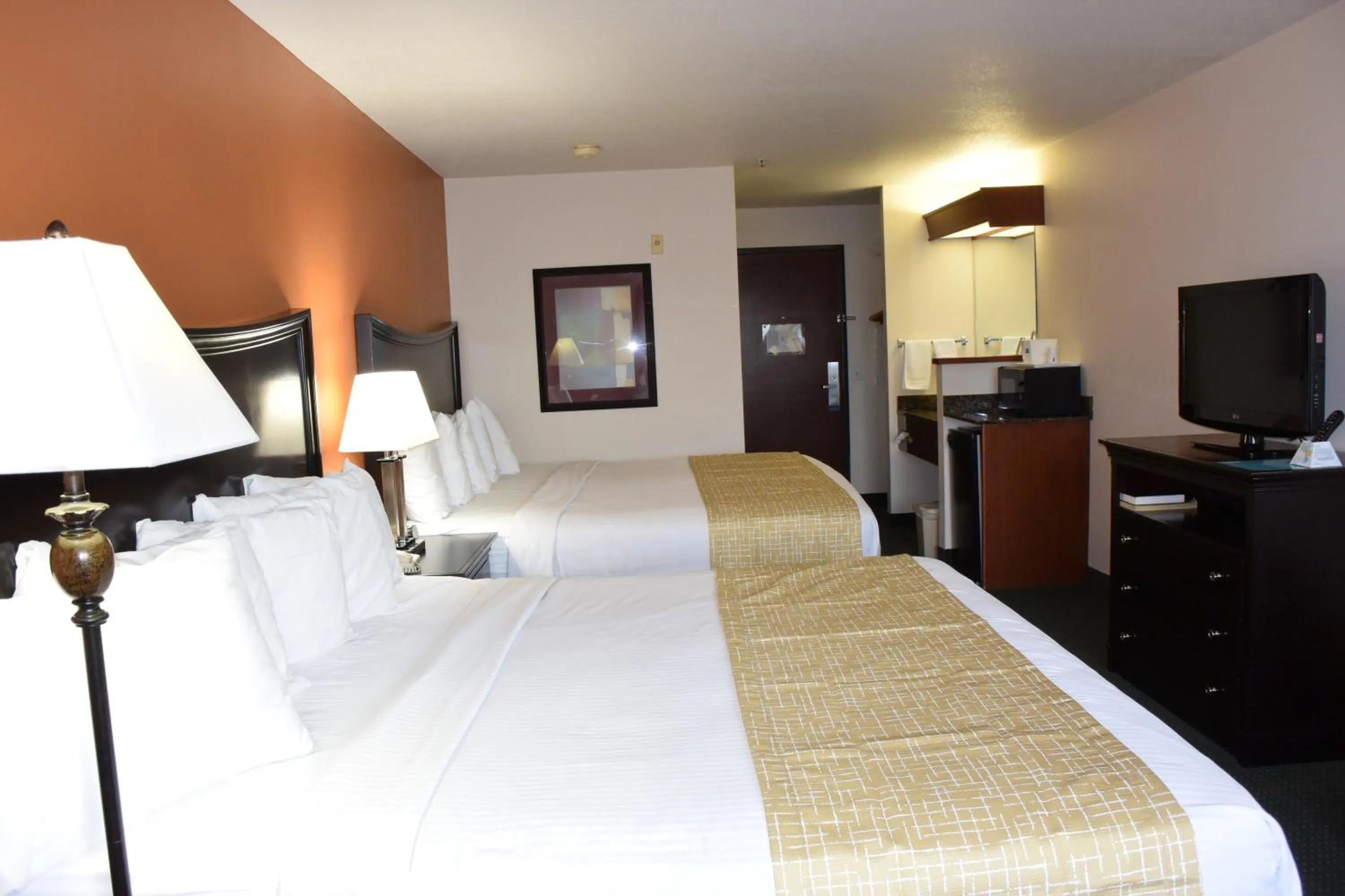 Photo of the whole room, Bed in Travelodge by Wyndham, Newberg