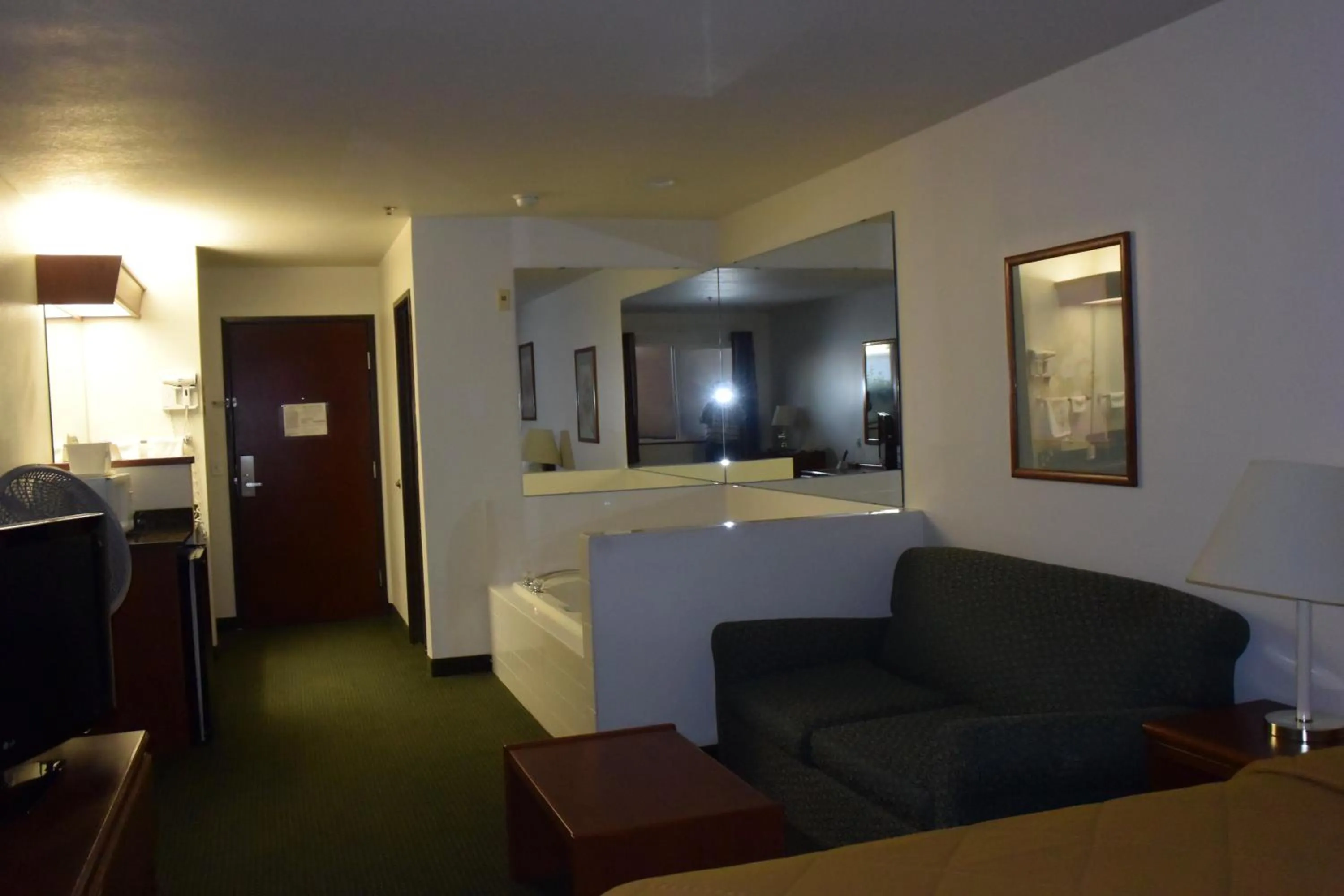 Photo of the whole room in Travelodge by Wyndham, Newberg