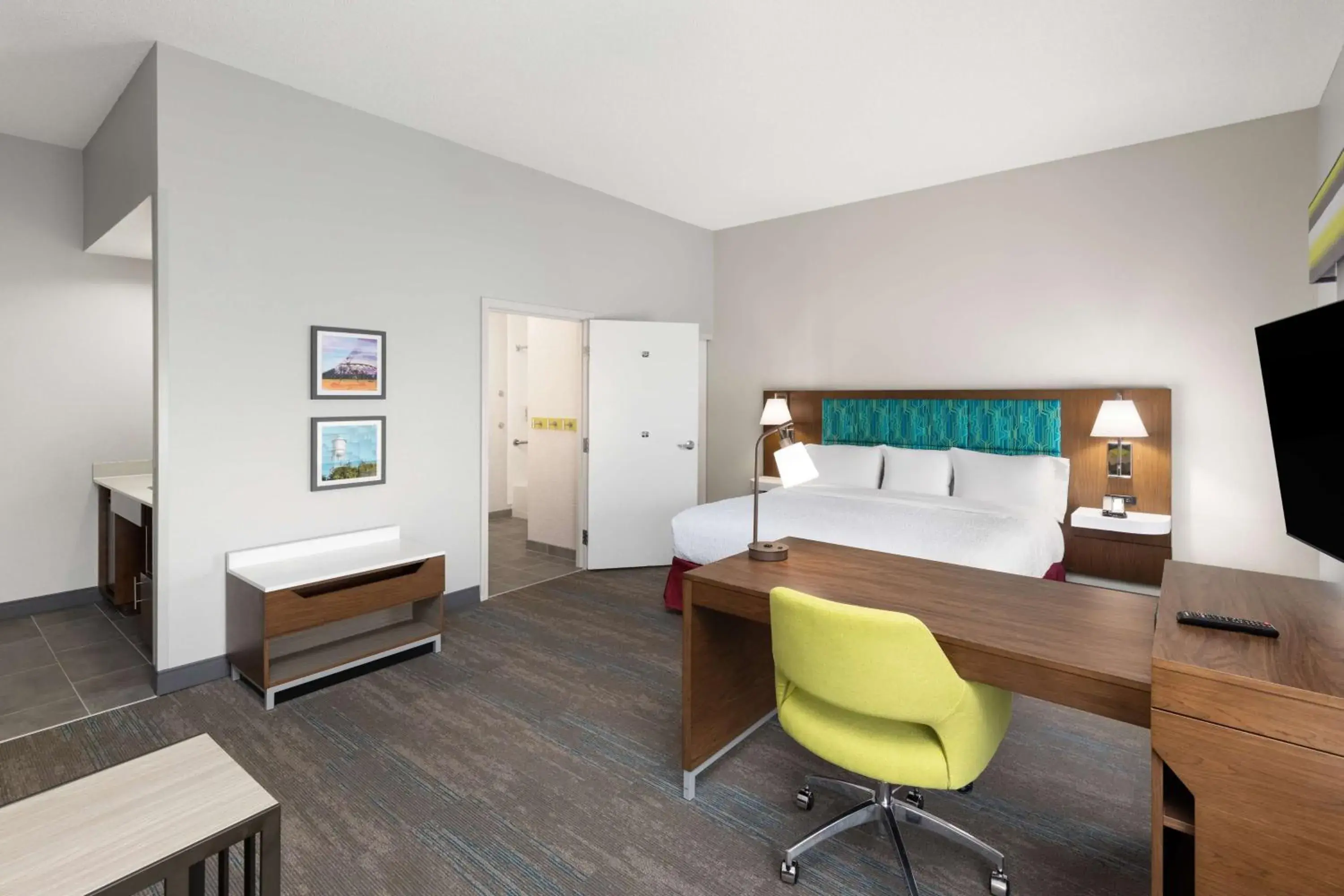 Bedroom, Bed in Hampton Inn & Suites Dothan Bedroom, Bed in Hampton Inn & Suites Dothan