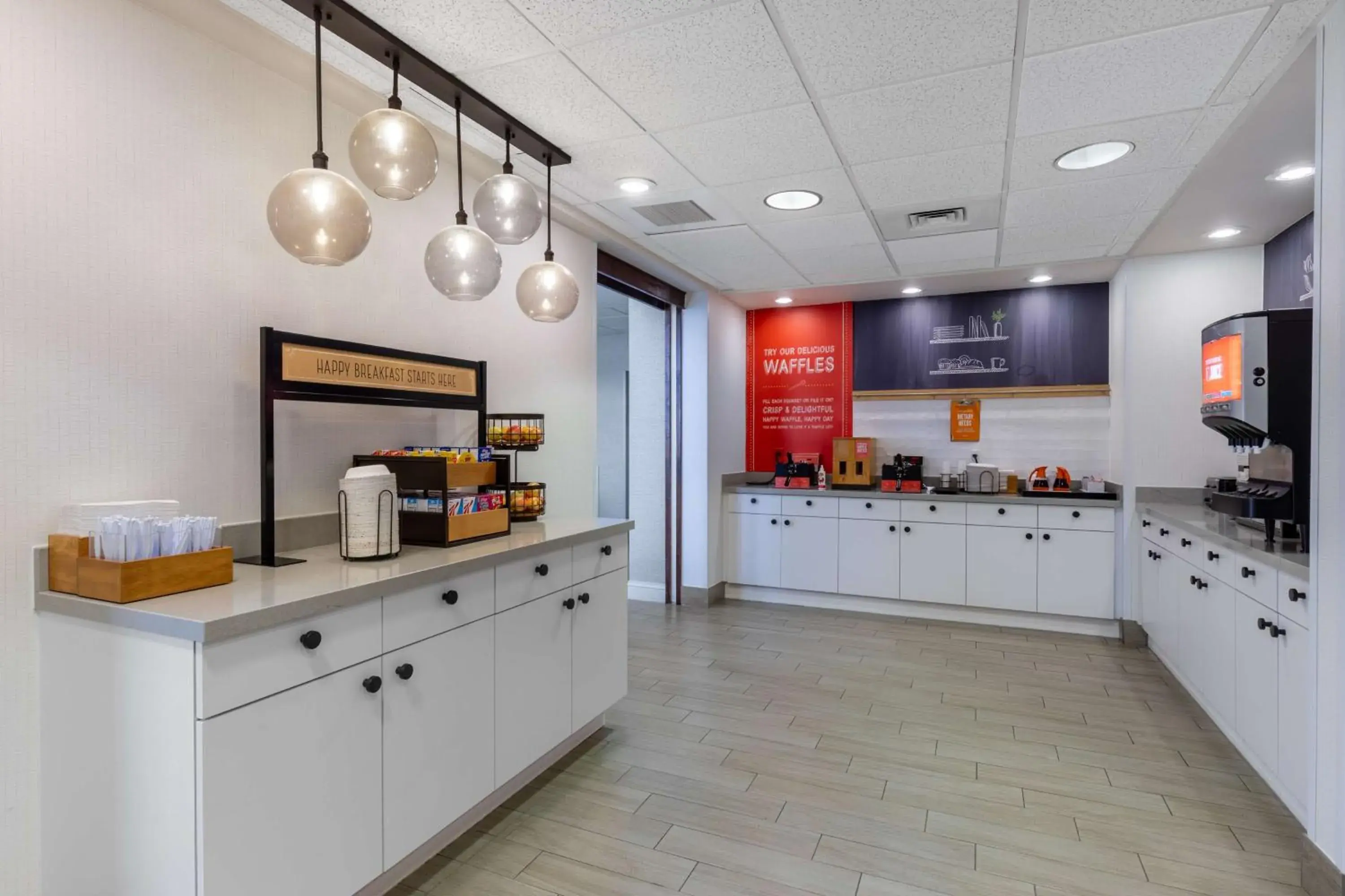 Breakfast in Hampton Inn & Suites Dothan Breakfast in Hampton Inn & Suites Dothan