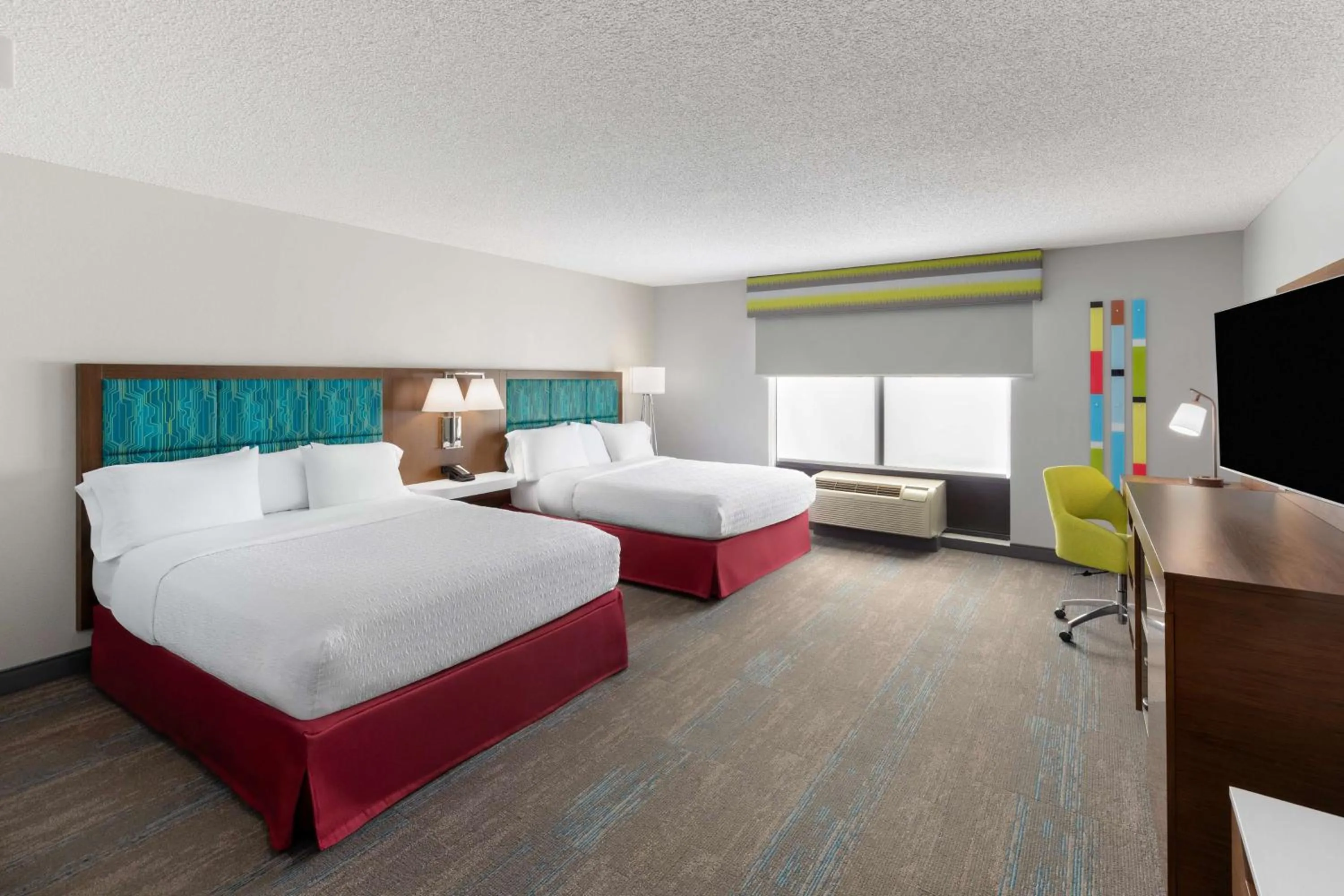 Bed in Hampton Inn & Suites Dothan