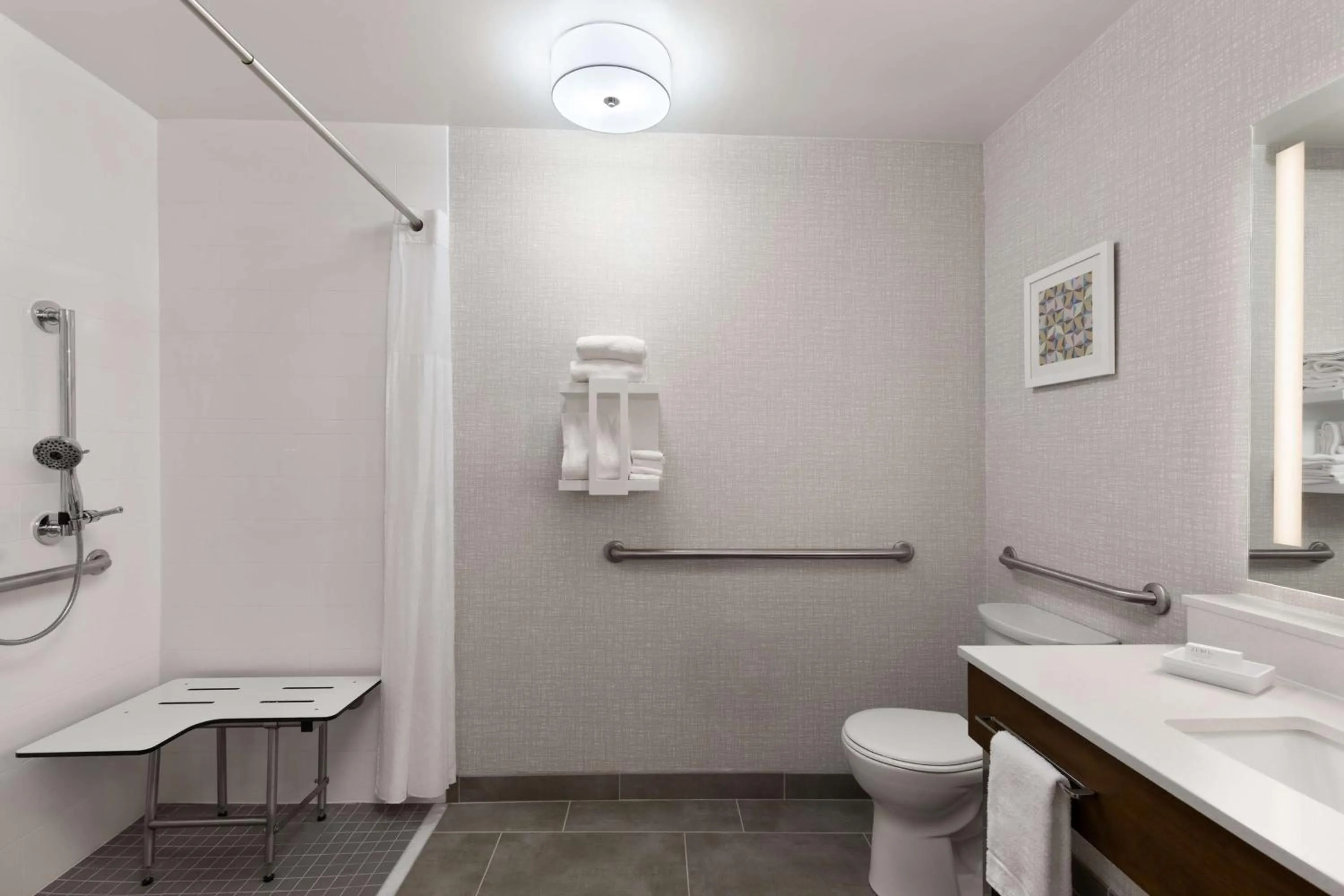 Bathroom in Hampton Inn & Suites Dothan