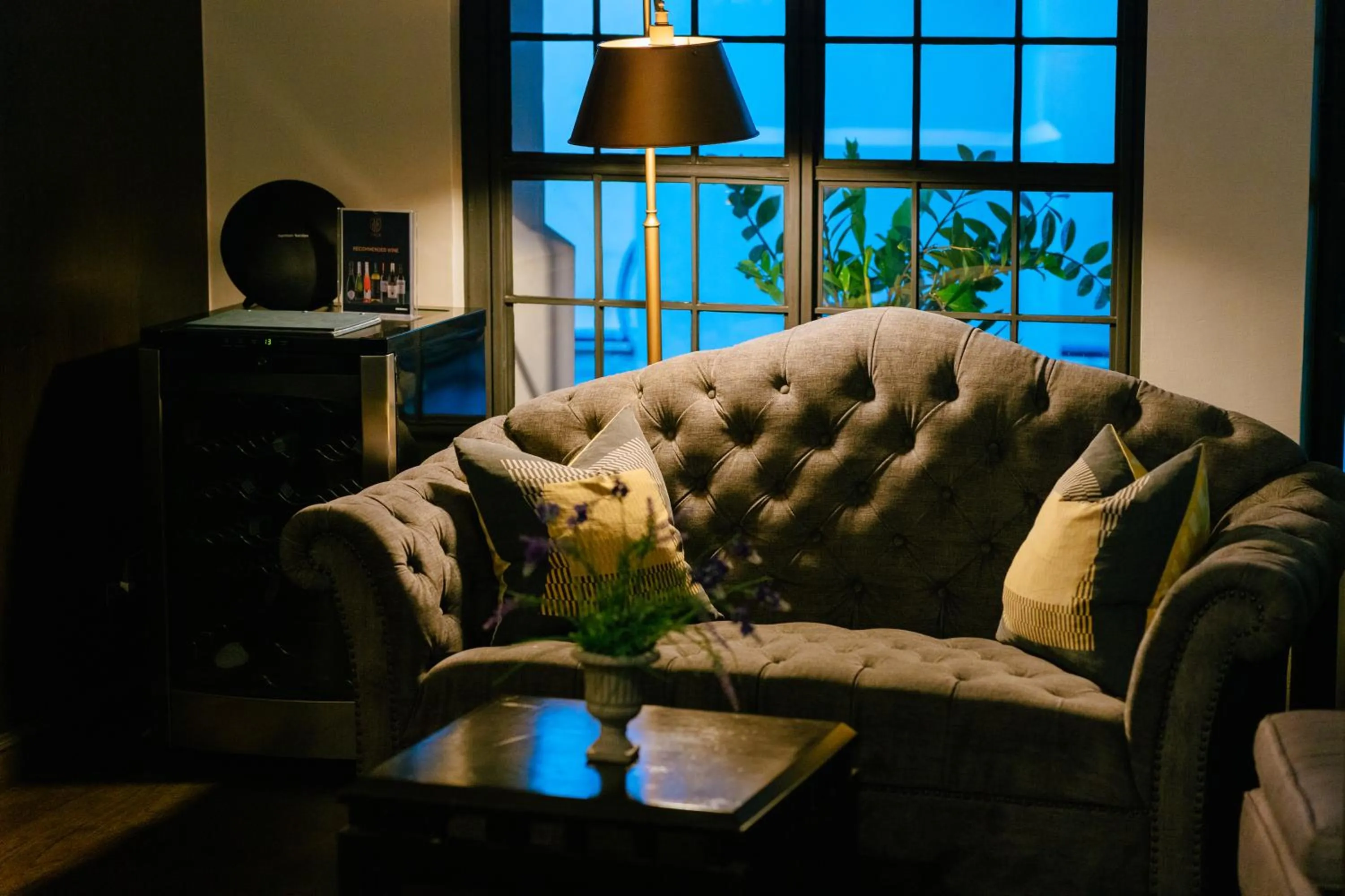 Lobby or reception in THEA Private Suites by TH District