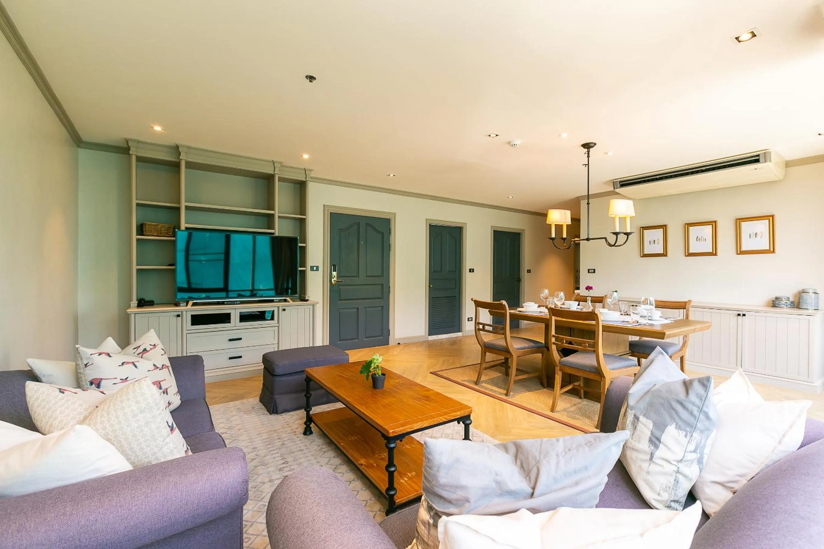 Living room in THEA Private Suites by TH District