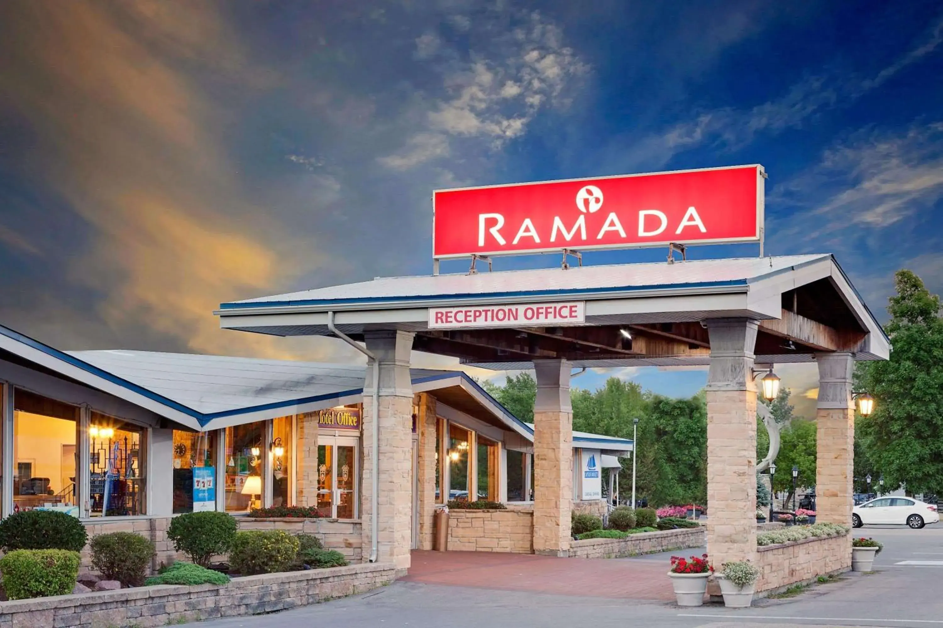 Property building in Ramada by Wyndham 1000 Islands Gananoque Property building in Ramada by Wyndham 1000 Islands Gananoque