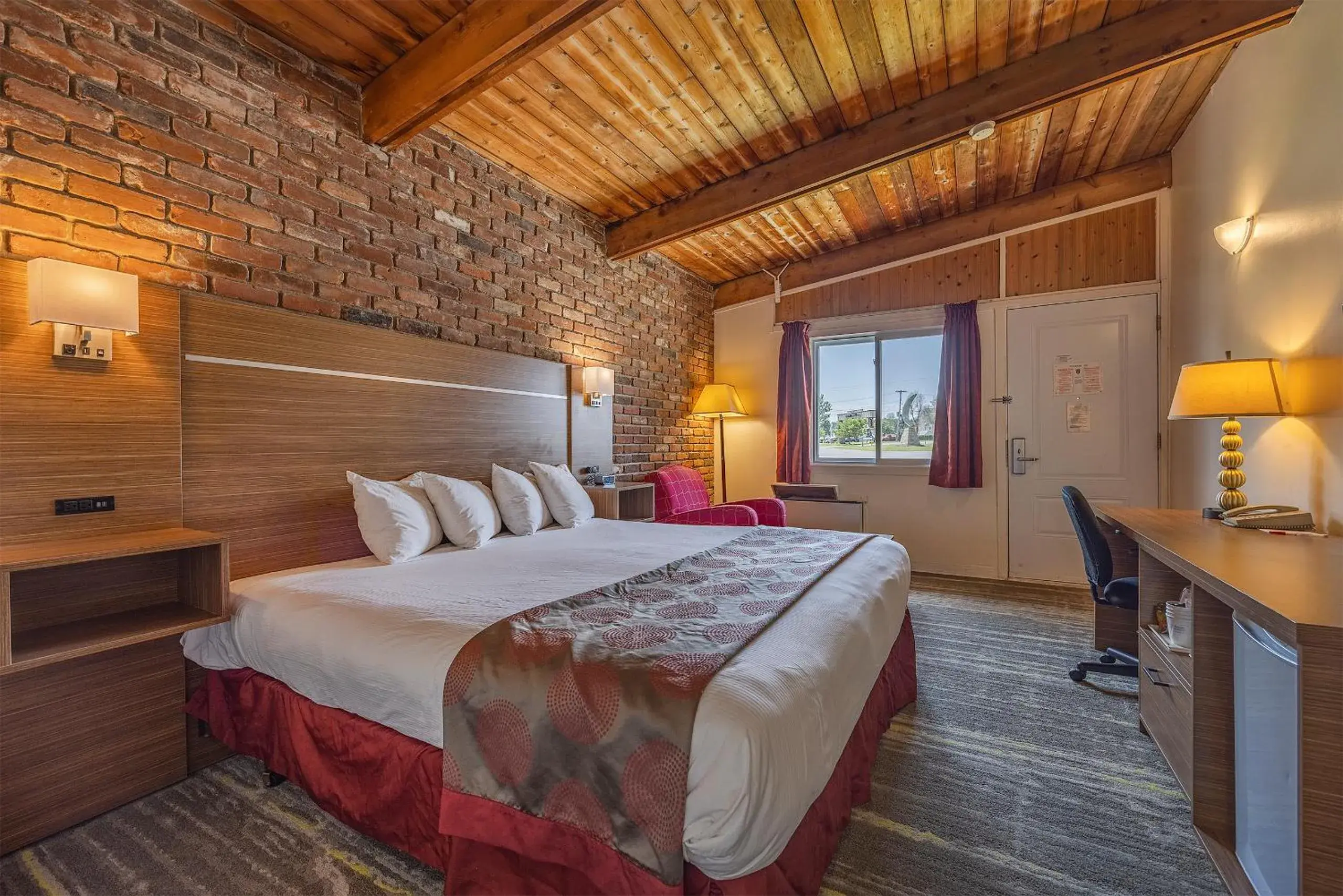 Bed in Ramada by Wyndham 1000 Islands Gananoque Bed in Ramada by Wyndham 1000 Islands Gananoque