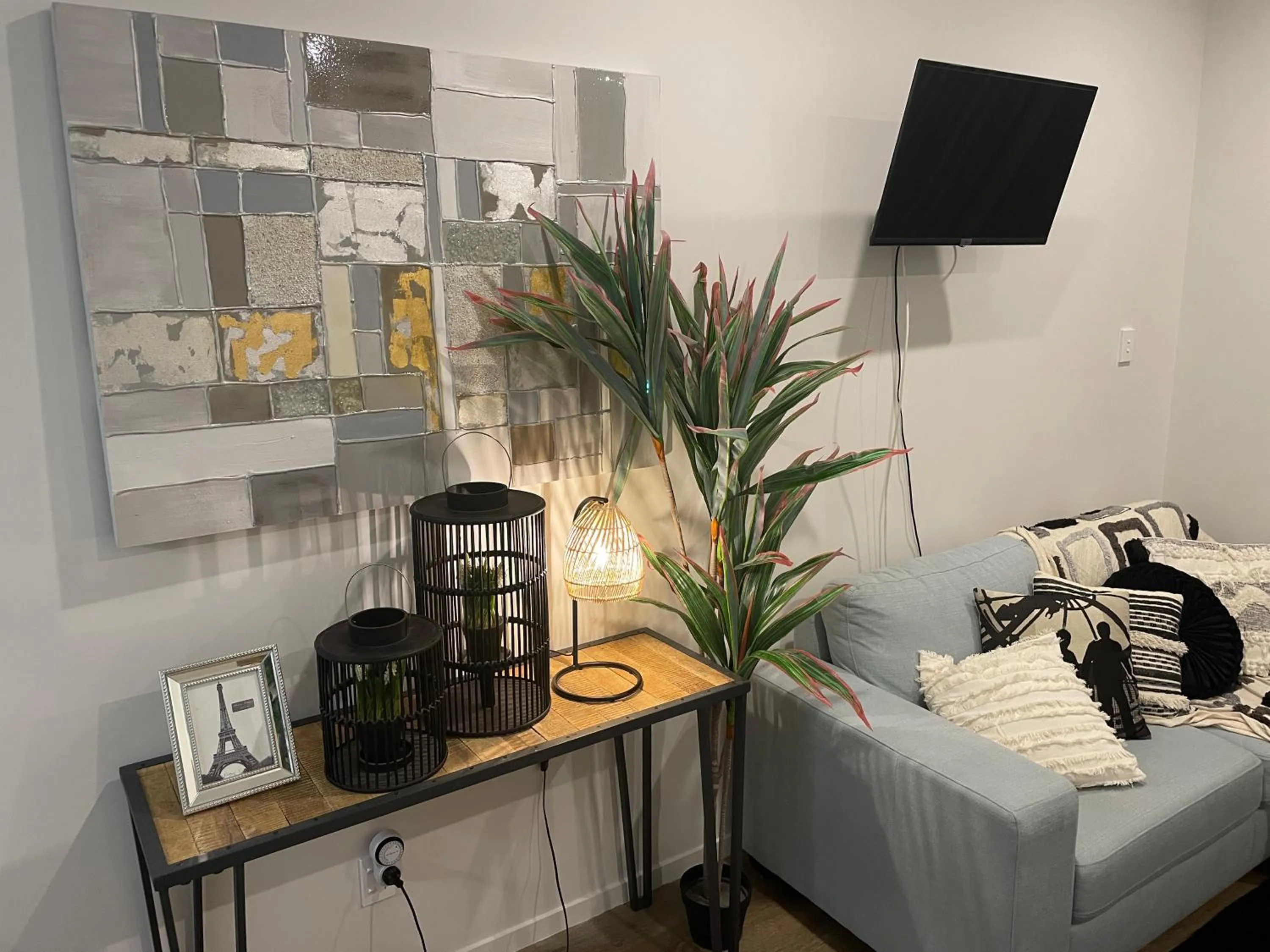 TV and multimedia, Bed in Flat Bush Holiday Accommodation