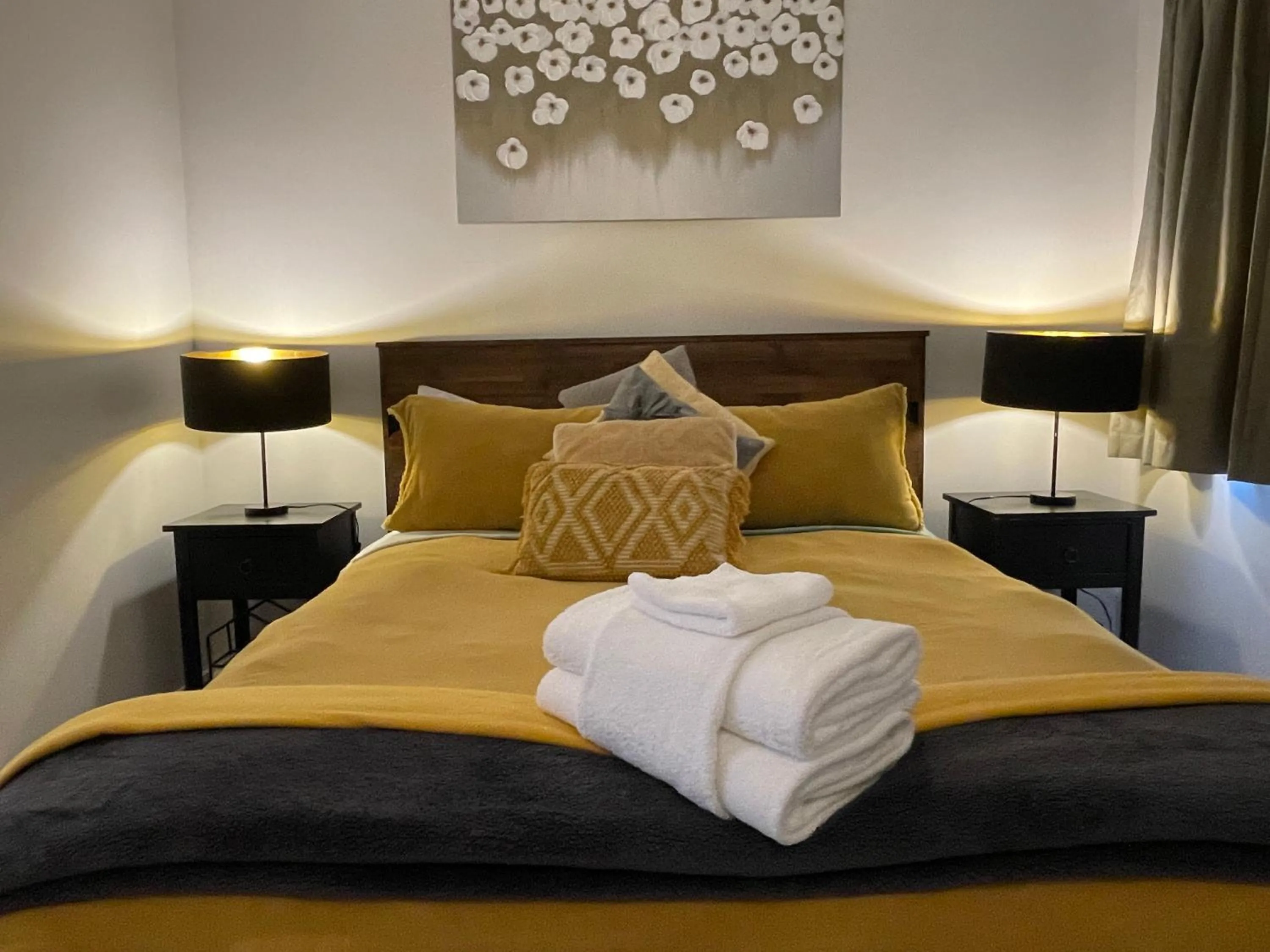 Bed in Flat Bush Holiday Accommodation