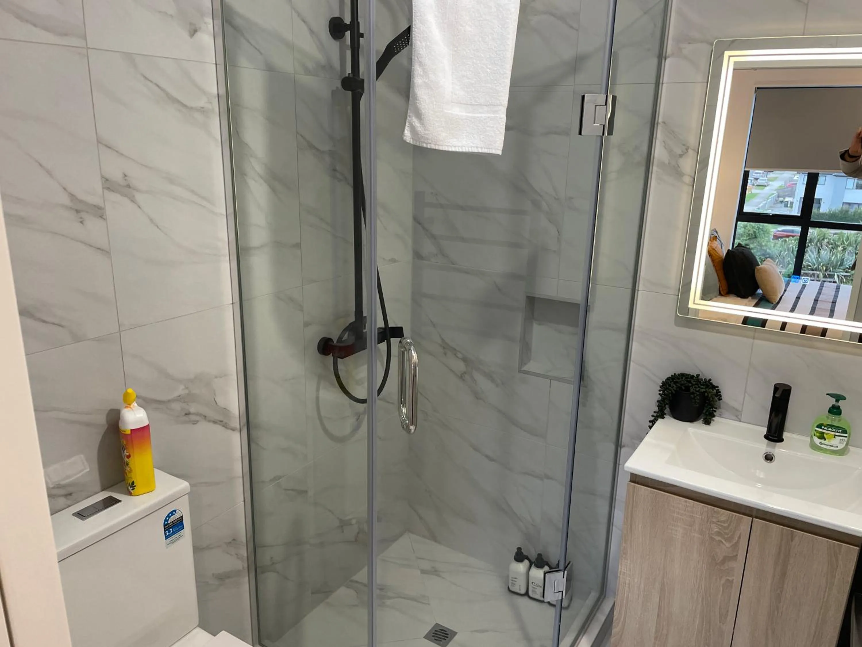 Shower in Flat Bush Holiday Accommodation