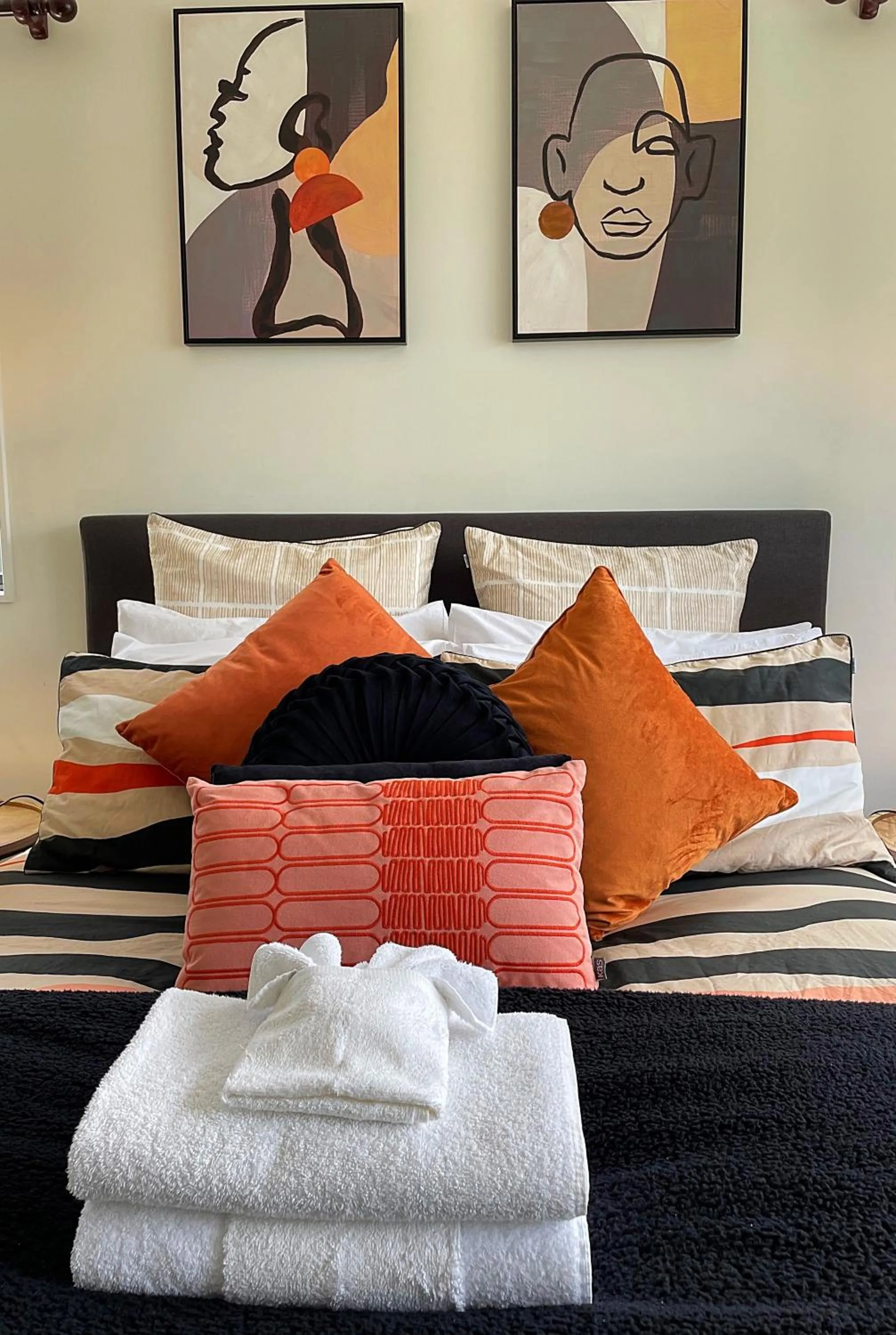 Bed in Flat Bush Holiday Accommodation