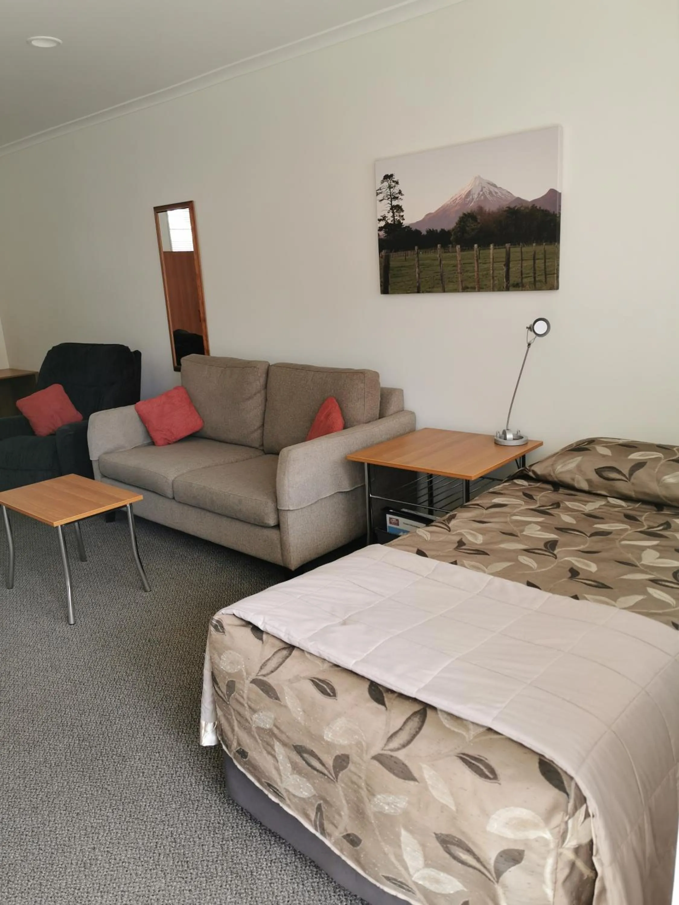 Bed in Bks Egmont Motor Lodge