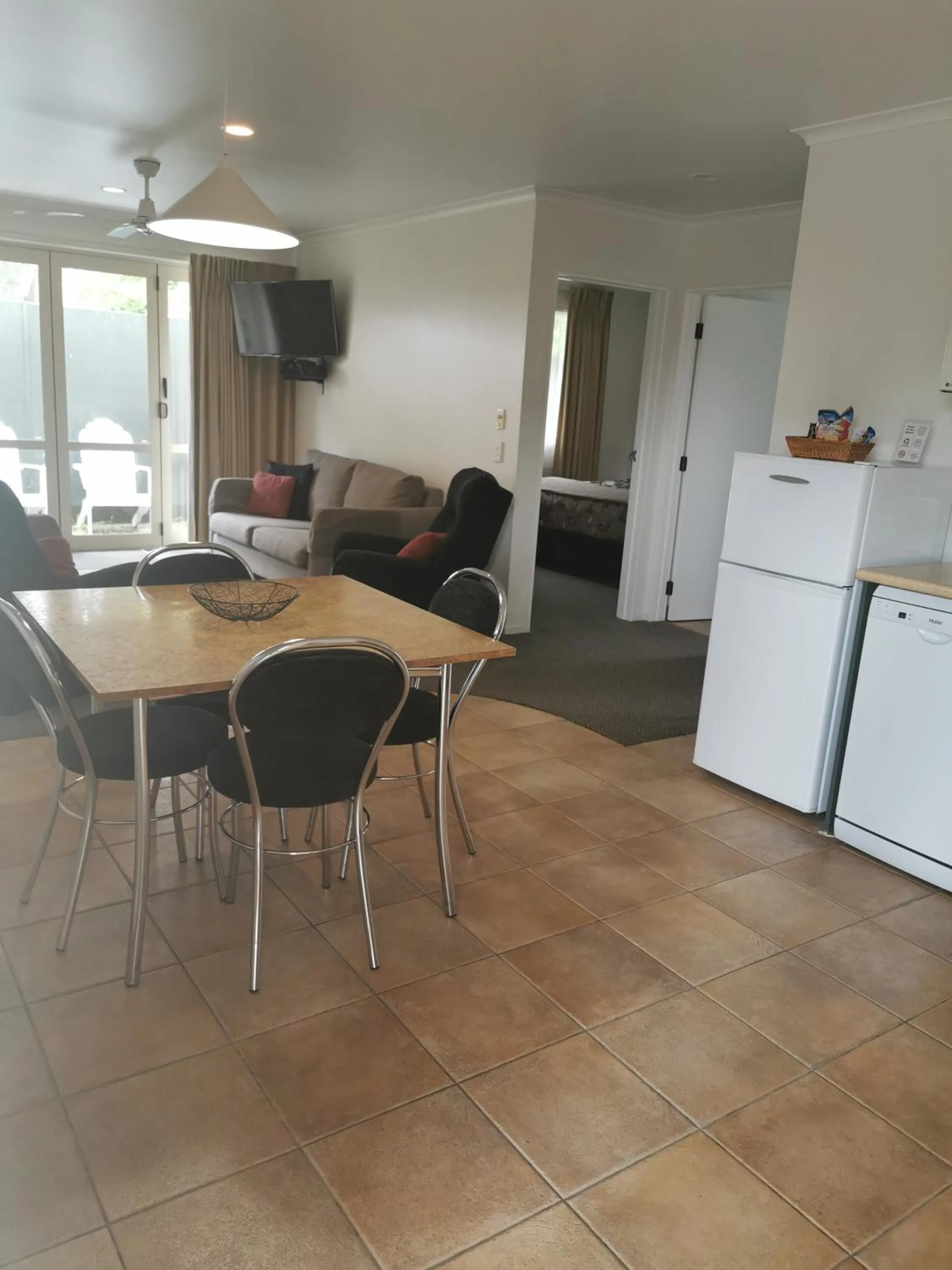 Kitchen or kitchenette in Bks Egmont Motor Lodge