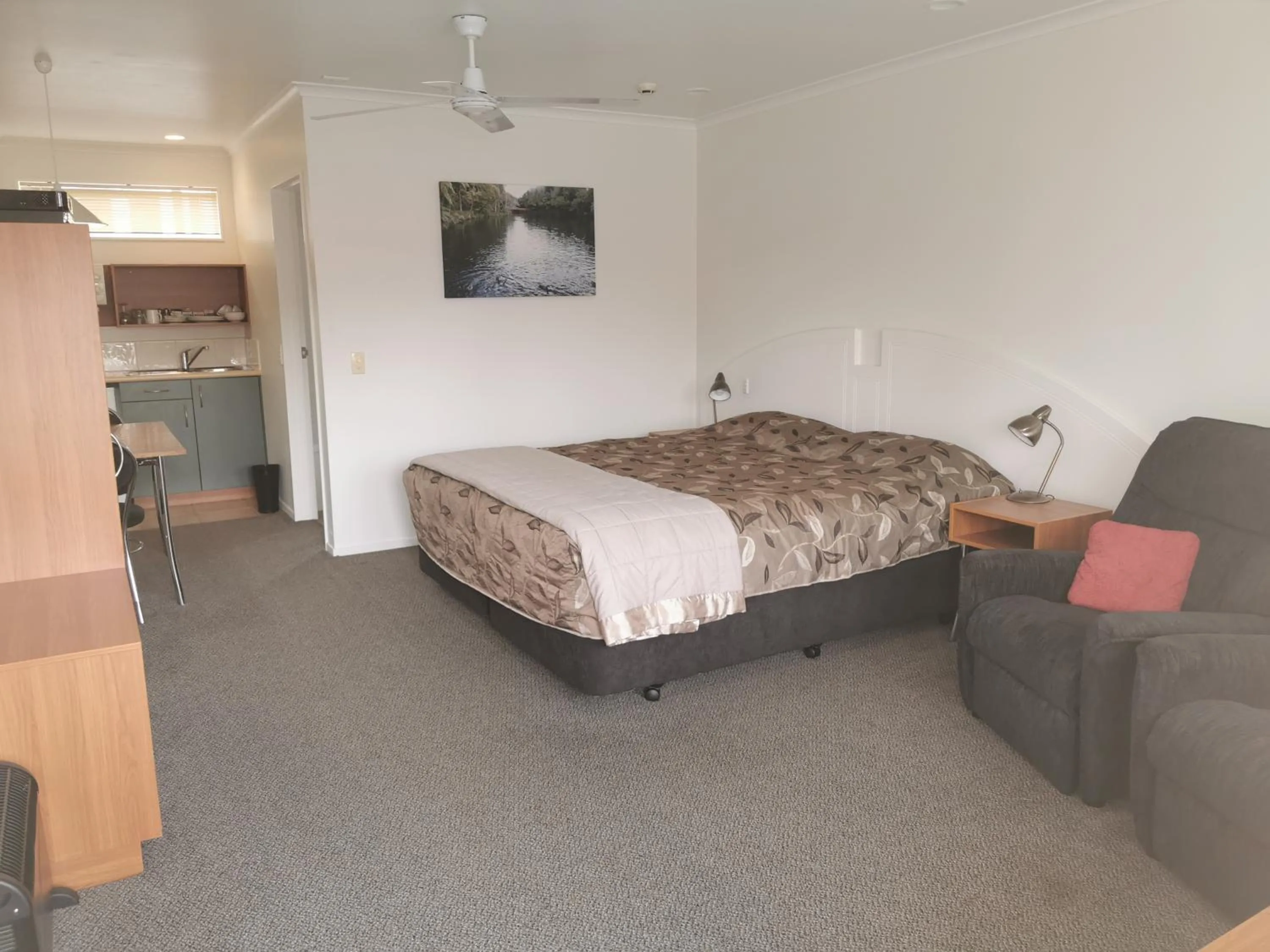 Bed in Bks Egmont Motor Lodge