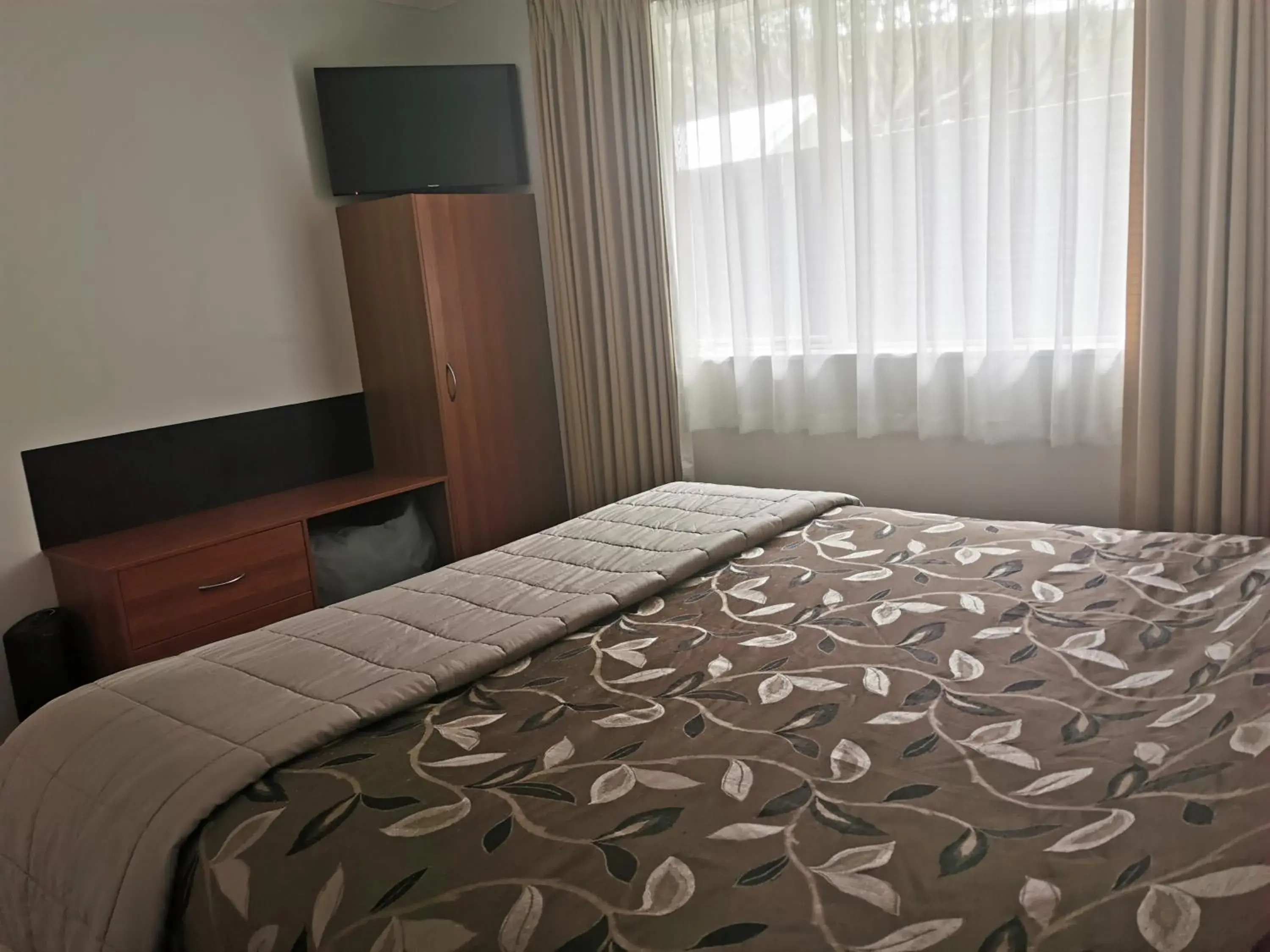 Bed in Bks Egmont Motor Lodge Bed in Bks Egmont Motor Lodge