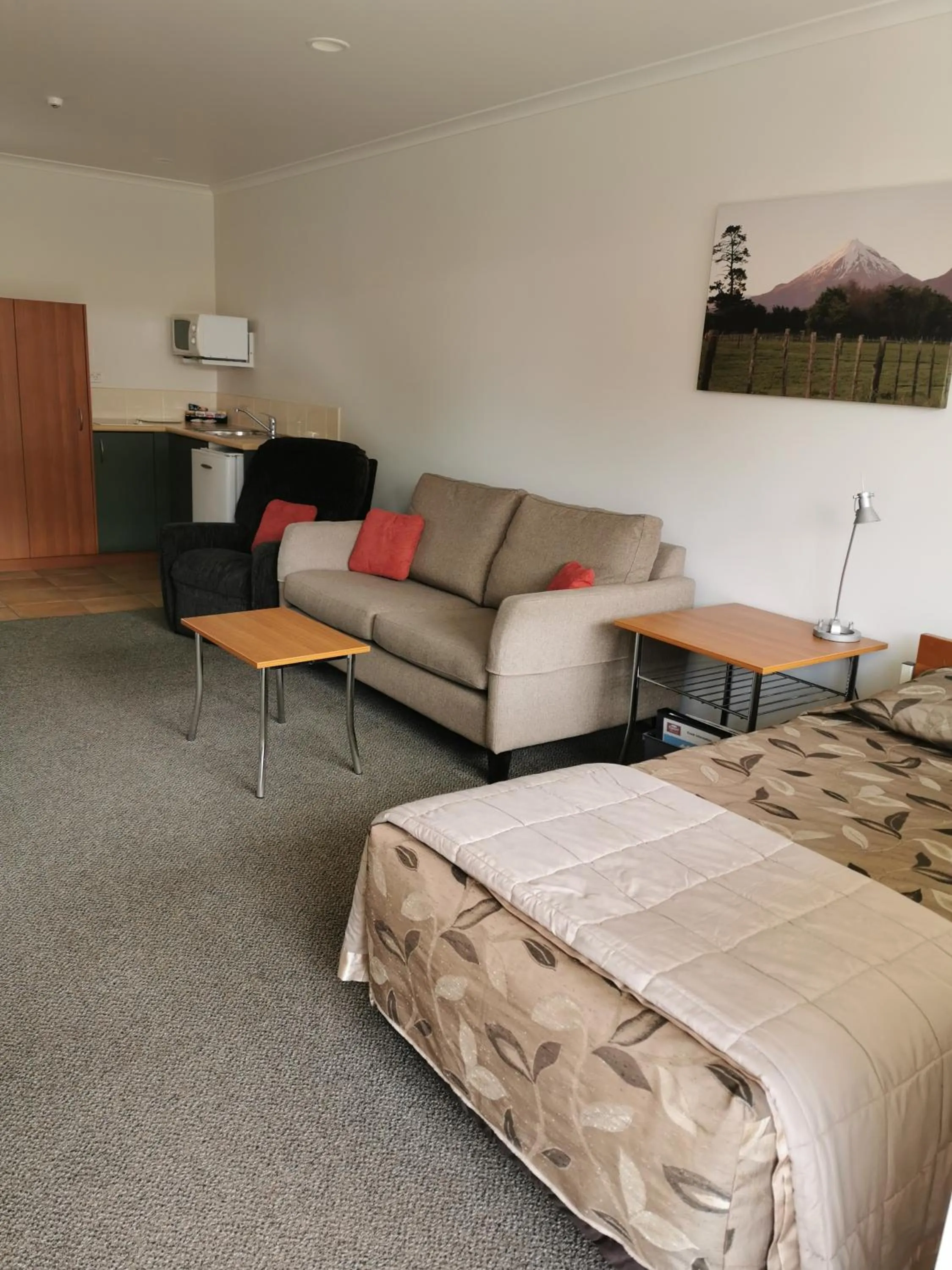 Bed in Bks Egmont Motor Lodge