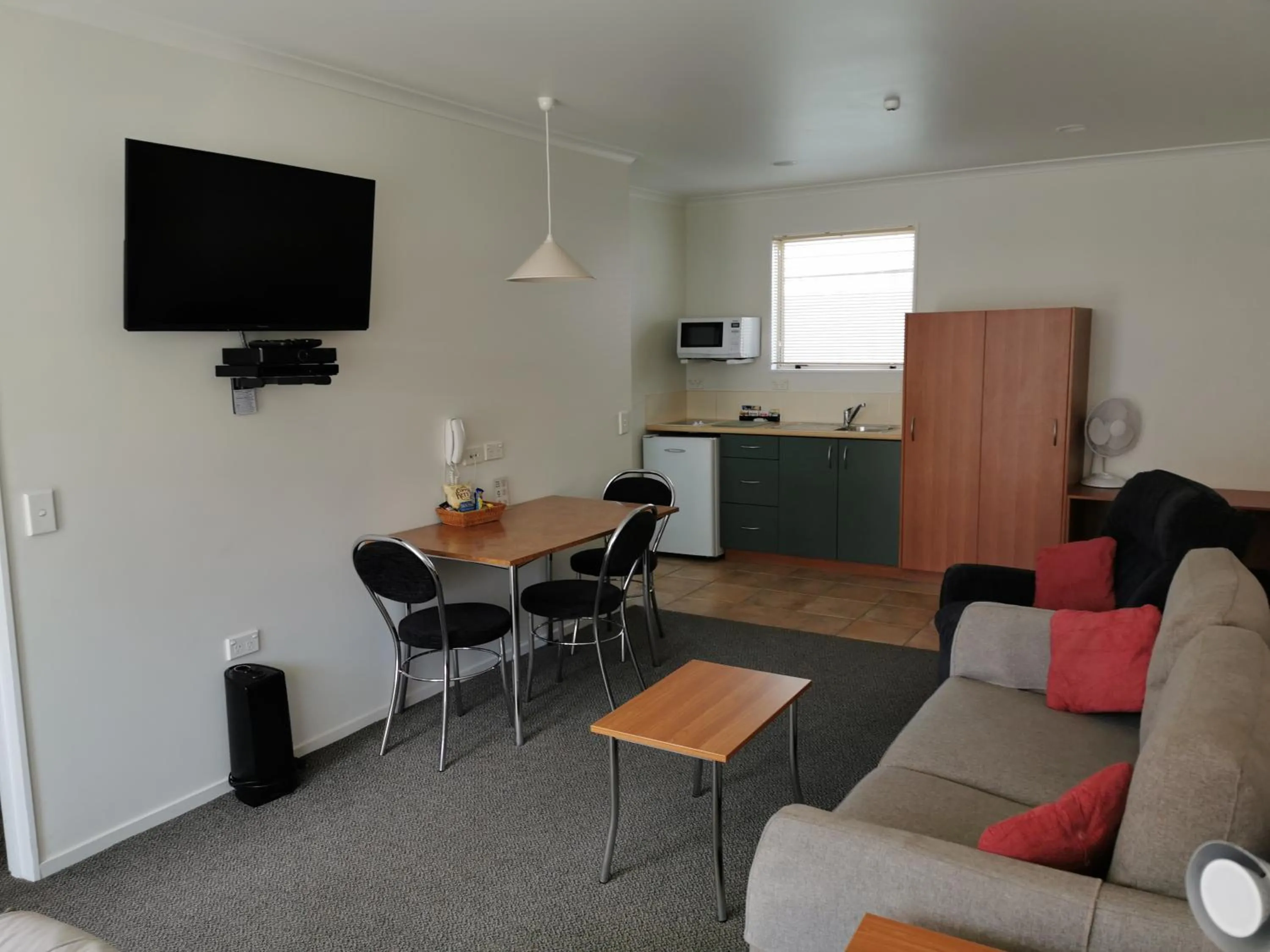 Bks Egmont Motor Lodge