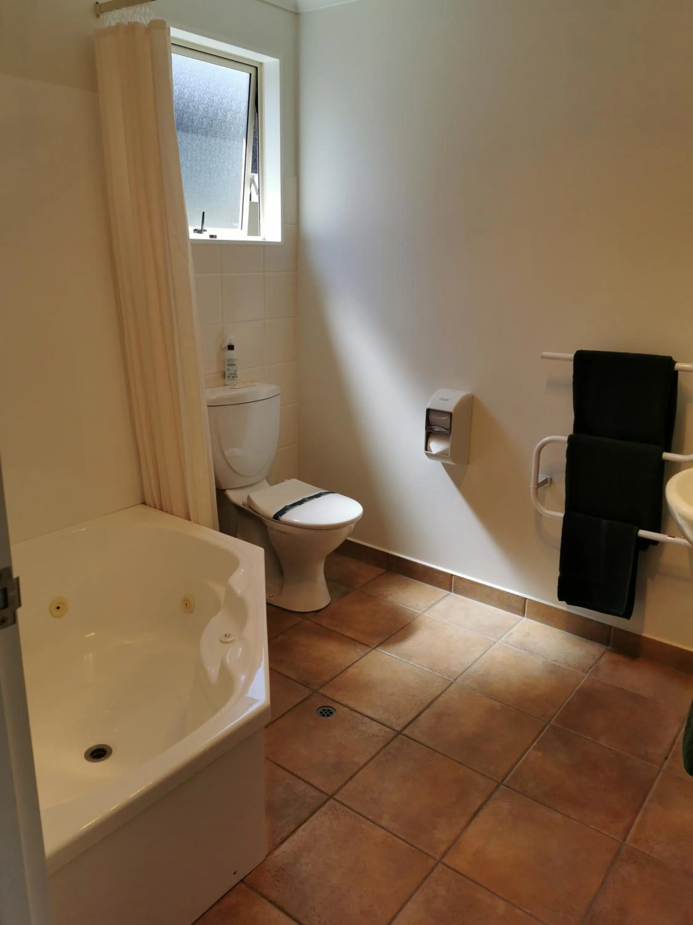 Bks Egmont Motor Lodge