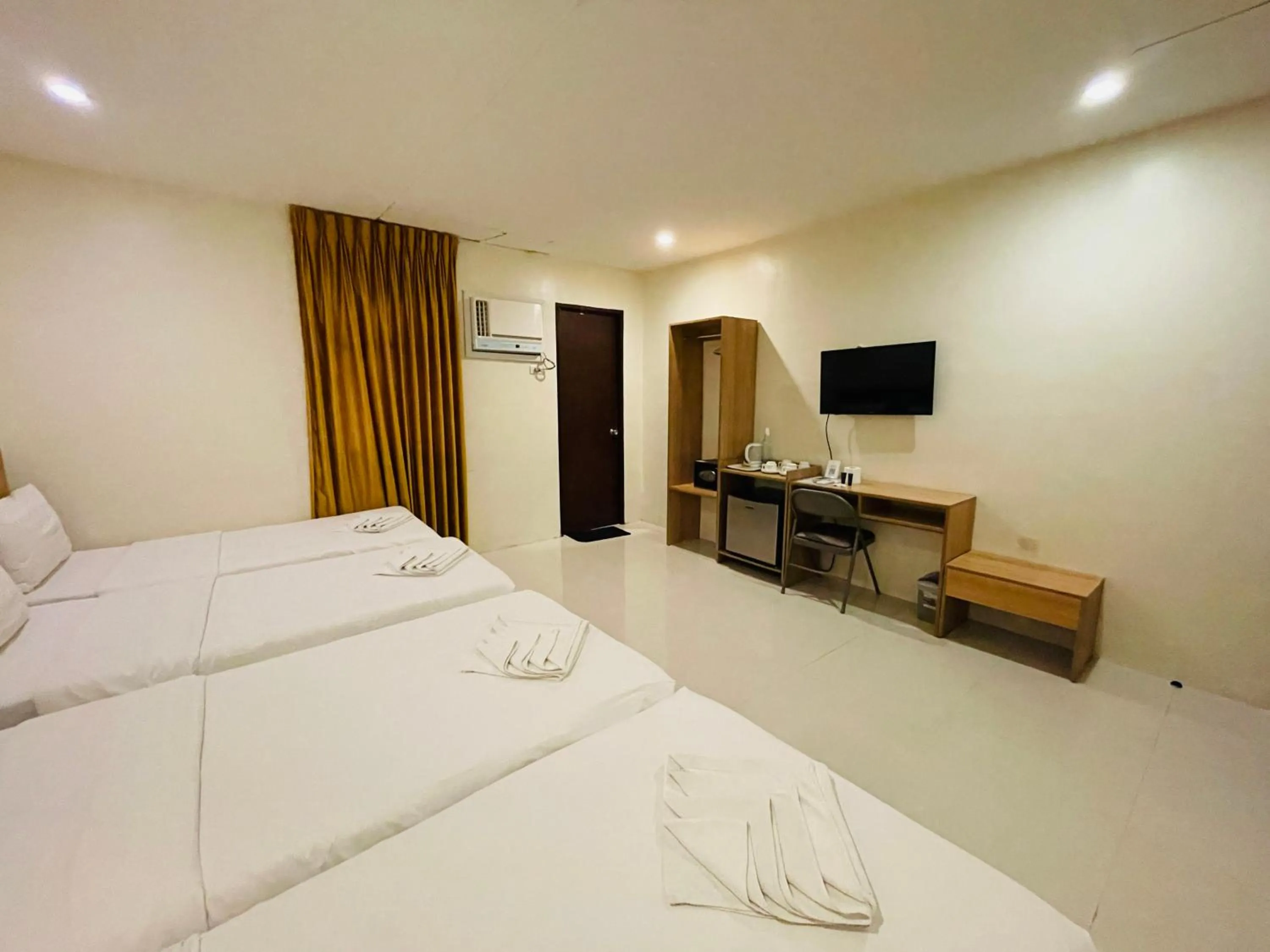Bed in Rublin Hotel Cebu