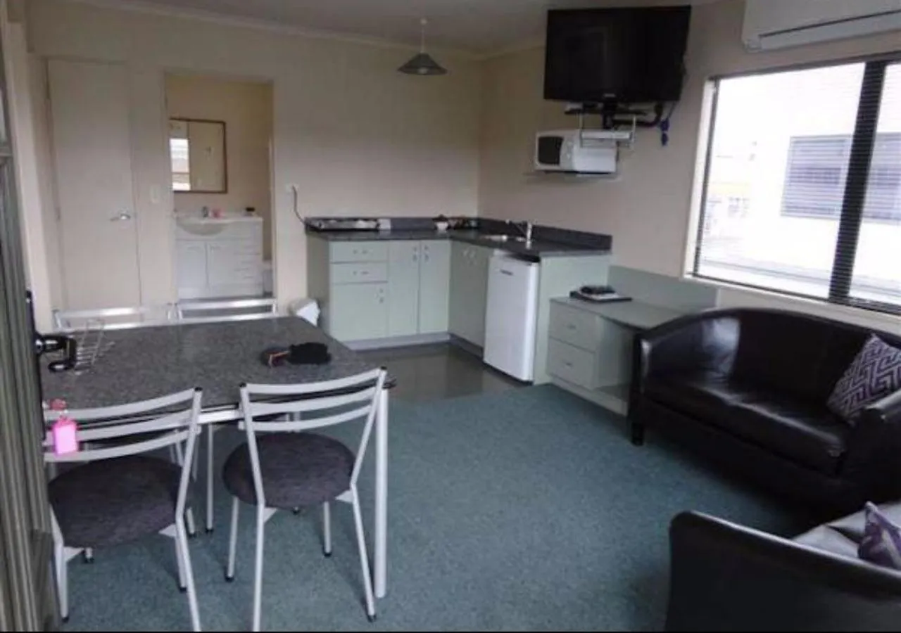 ASURE Abode On Courtenay Motor Inn