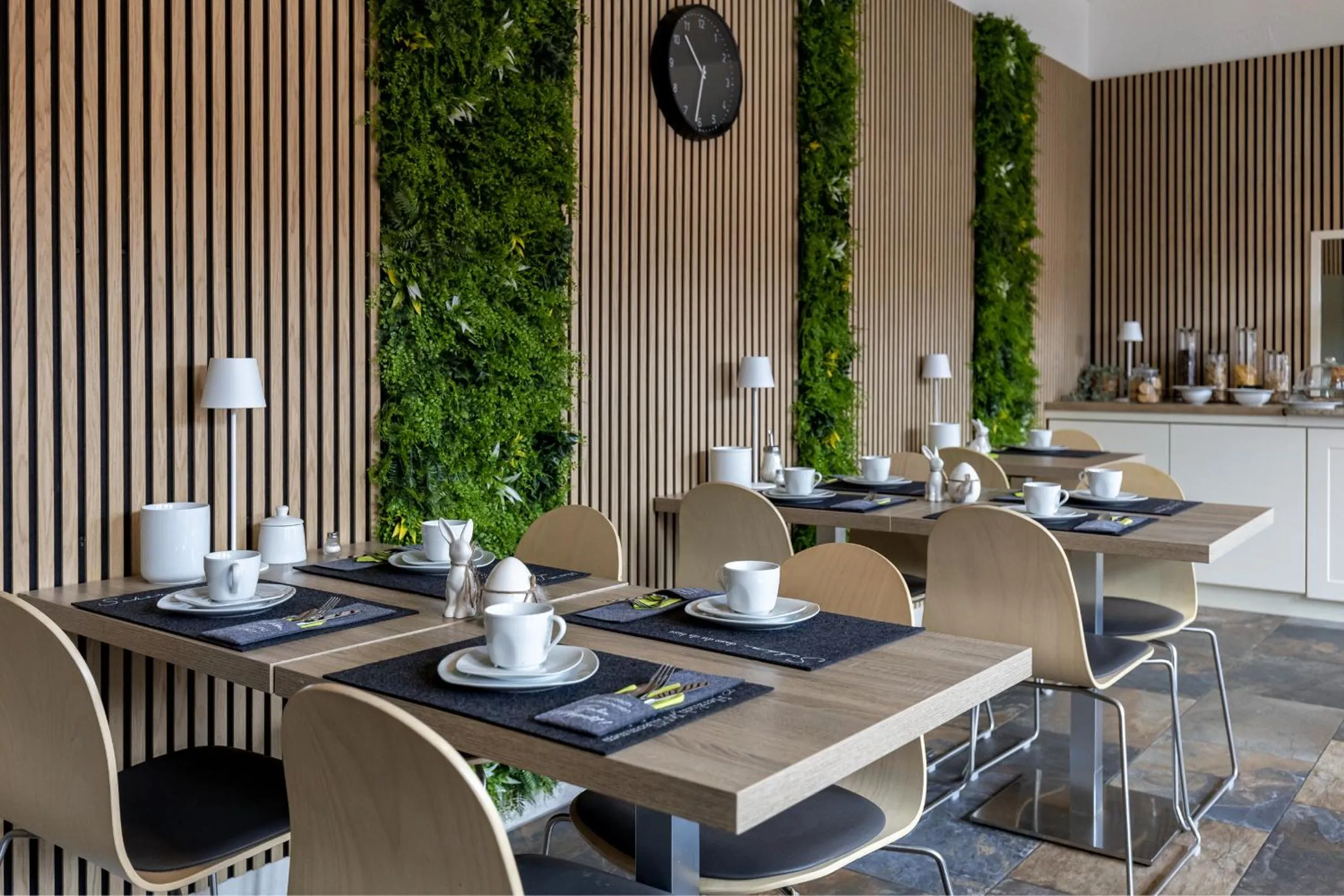 Restaurant/places to eat in Hotel Garni " Am Domplatz"