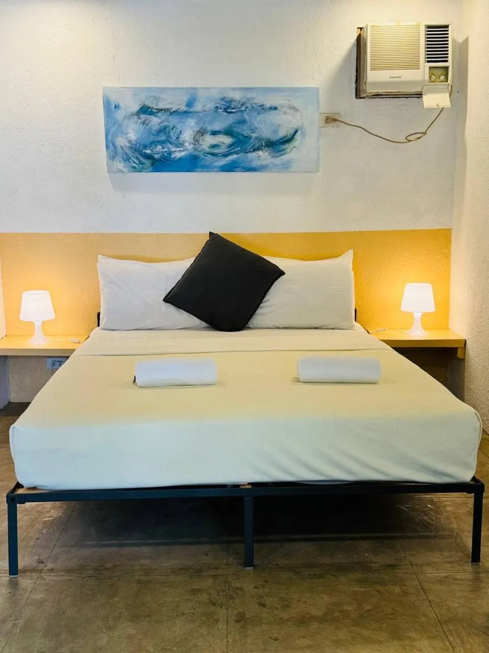 Bed in Lazy Dog Bed & Breakfast