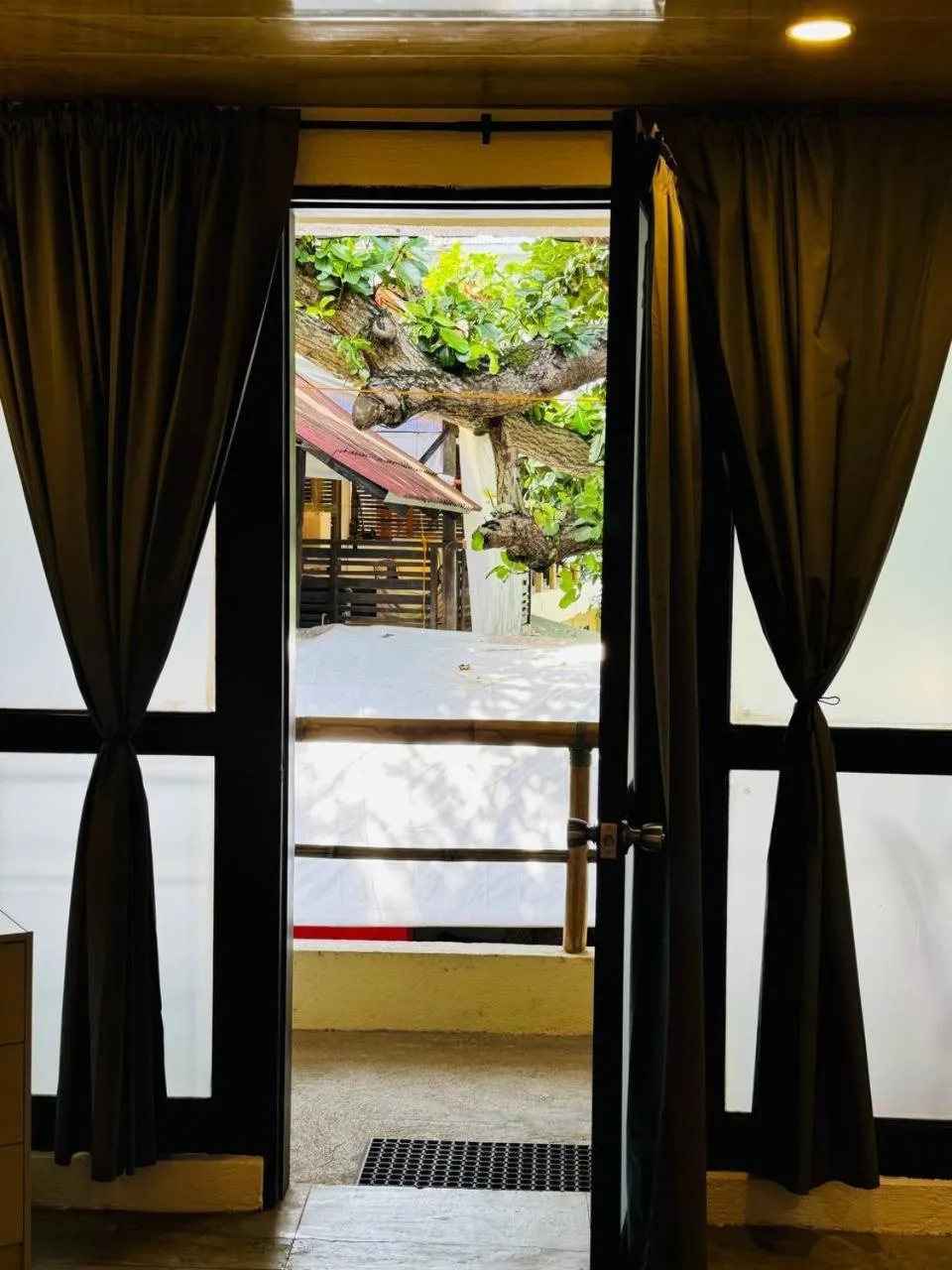 Day in Lazy Dog Bed & Breakfast