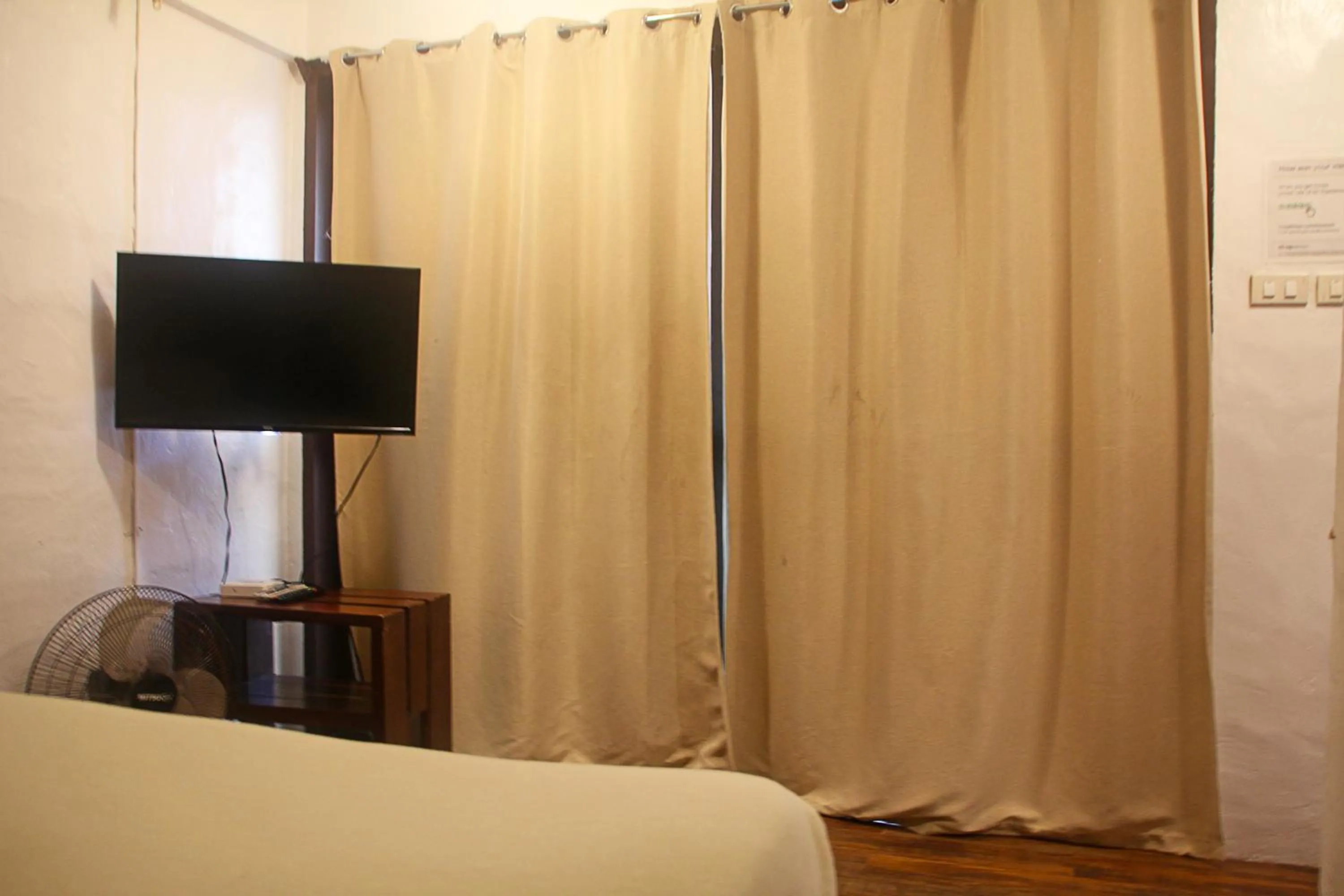 Bed in Lazy Dog Bed & Breakfast