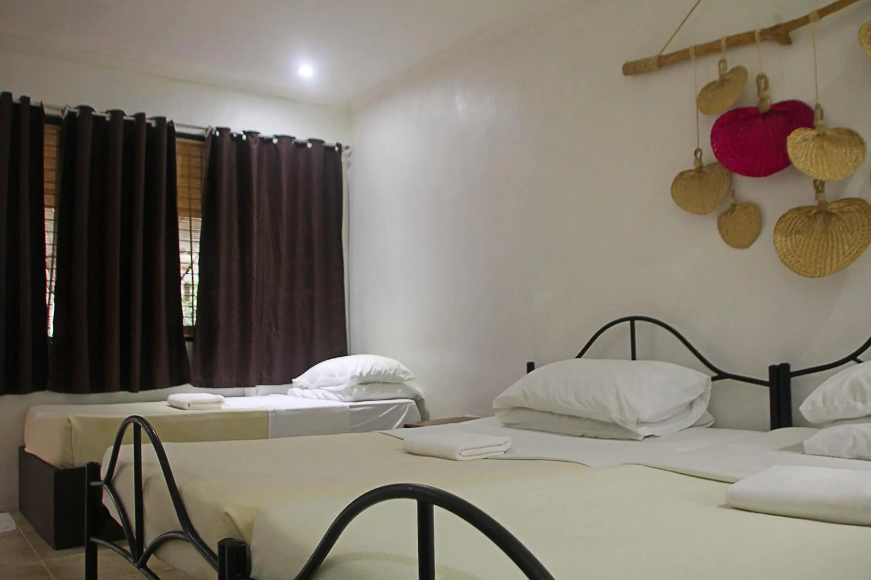 Photo of the whole room, Bed in Lazy Dog Bed & Breakfast Photo of the whole room, Bed in Lazy Dog Bed & Breakfast