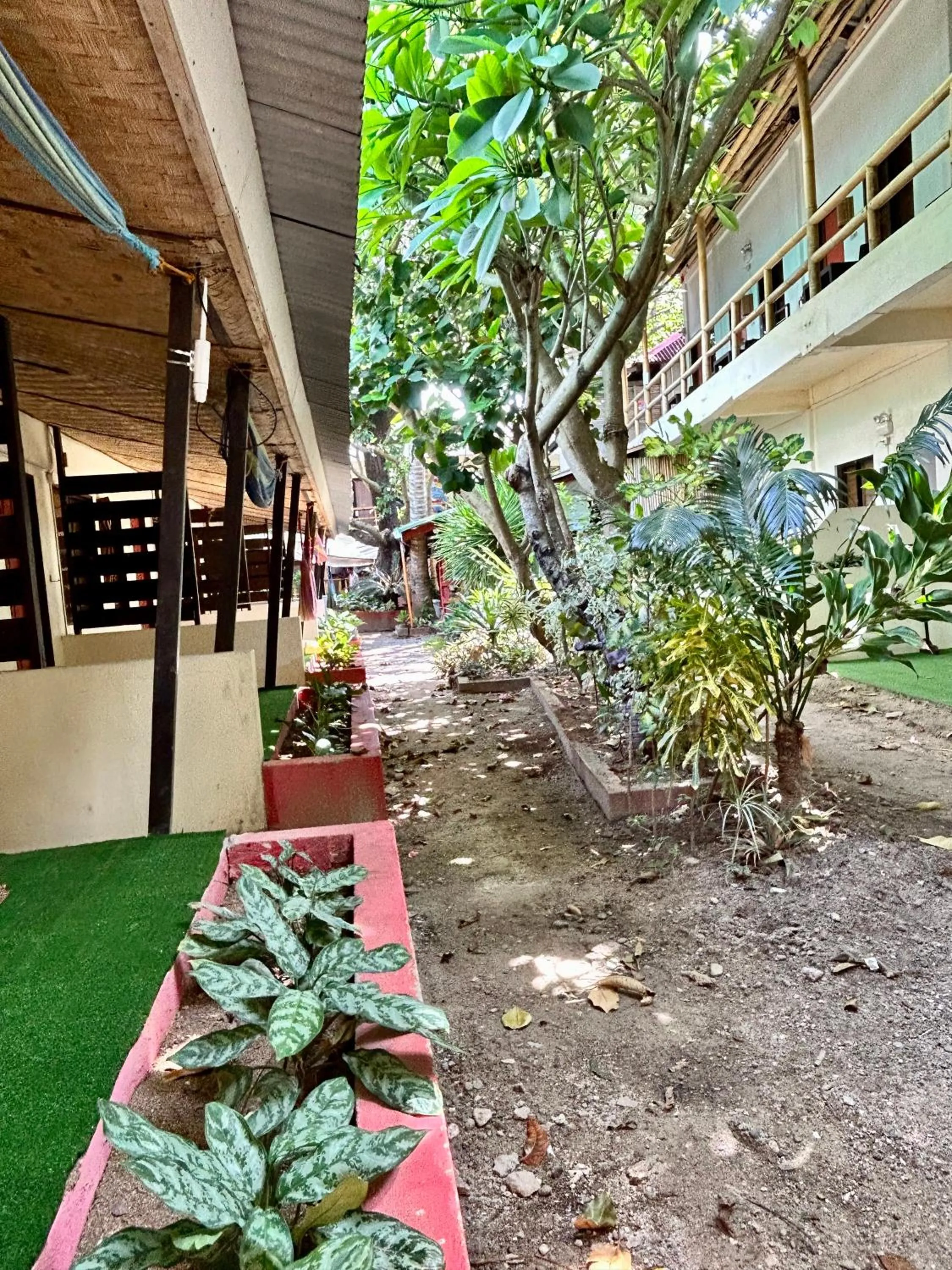 Property building in Lazy Dog Bed & Breakfast