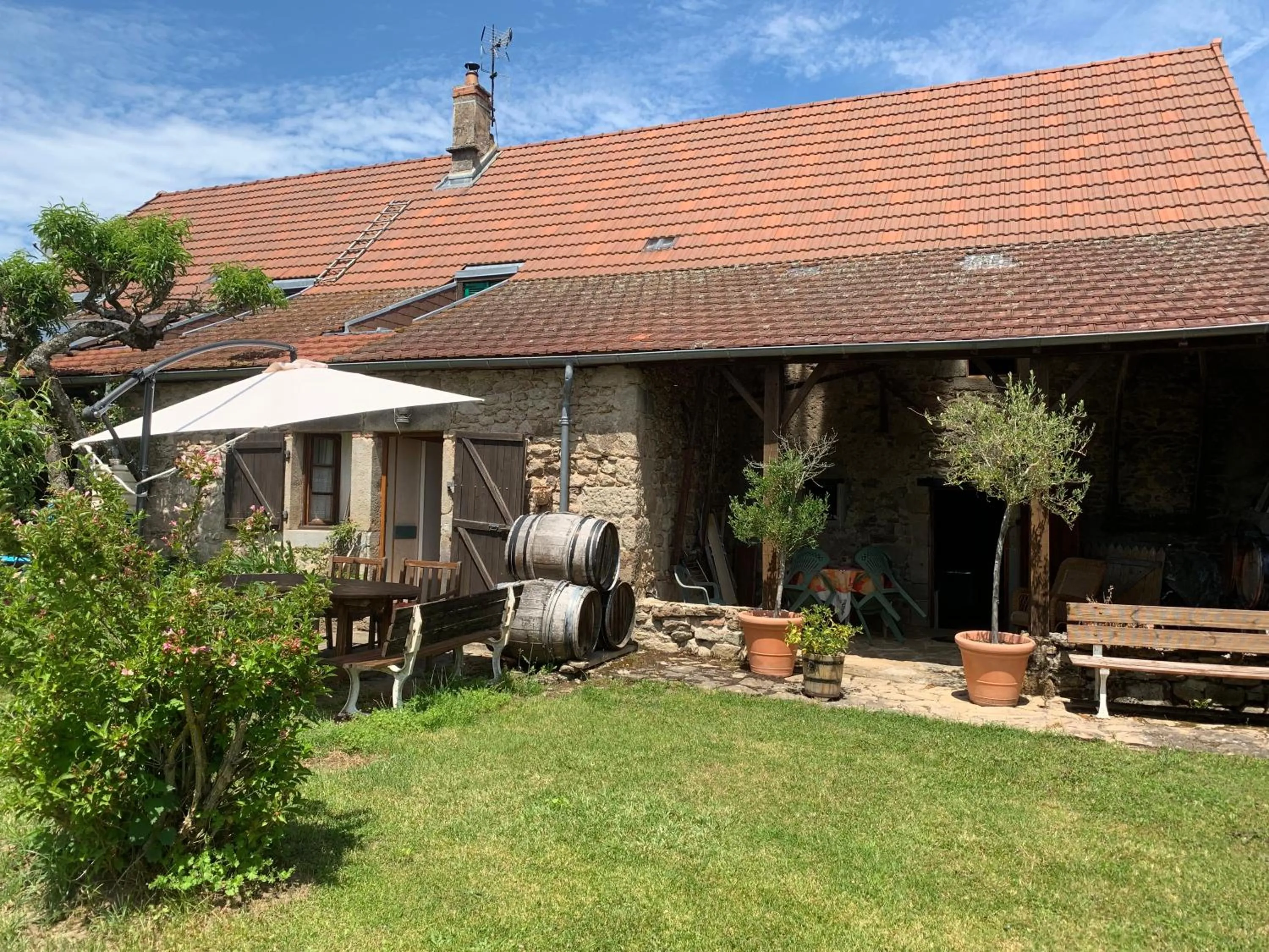 Garden in CHAMBRES D' HOTES LA LISON