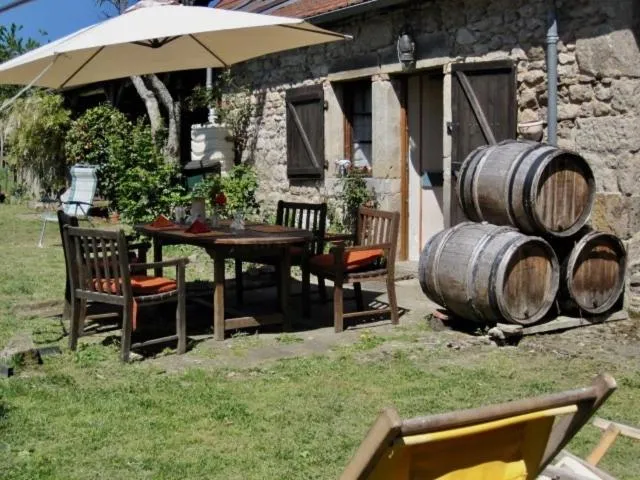 Patio in CHAMBRES D' HOTES LA LISON