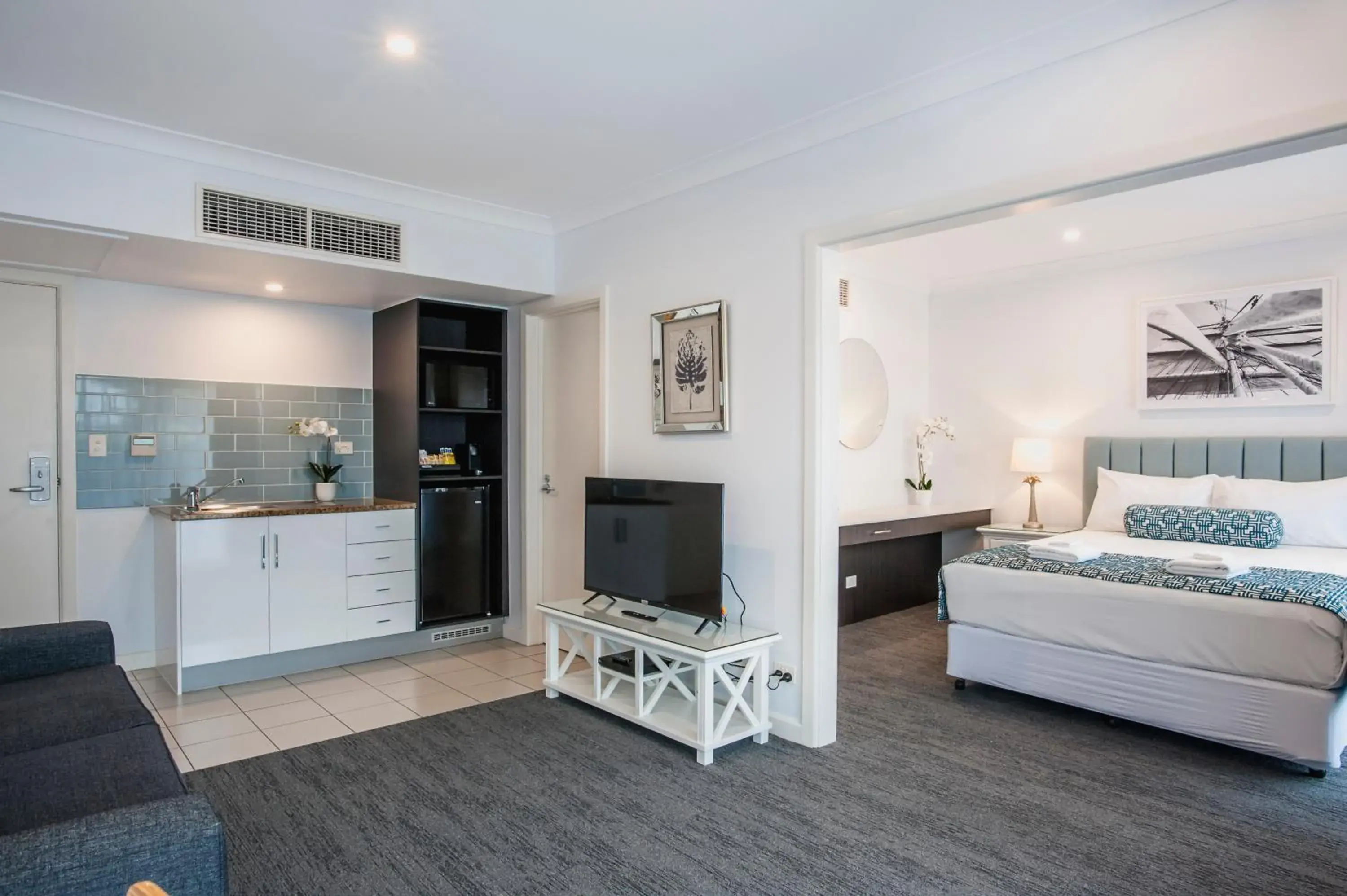 Bed in Marina Hotel Bed in Marina Hotel