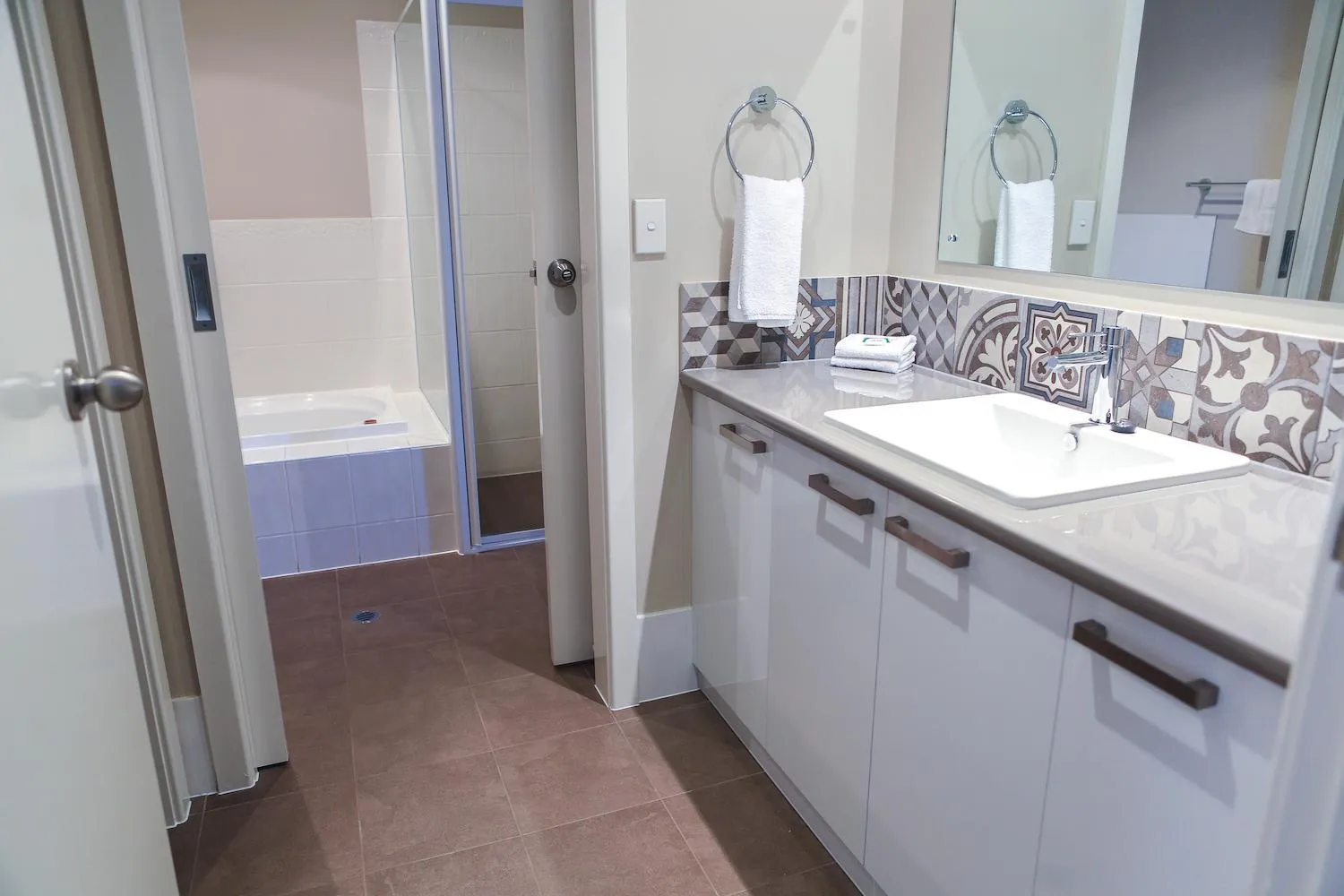 Shower in Marina Hotel