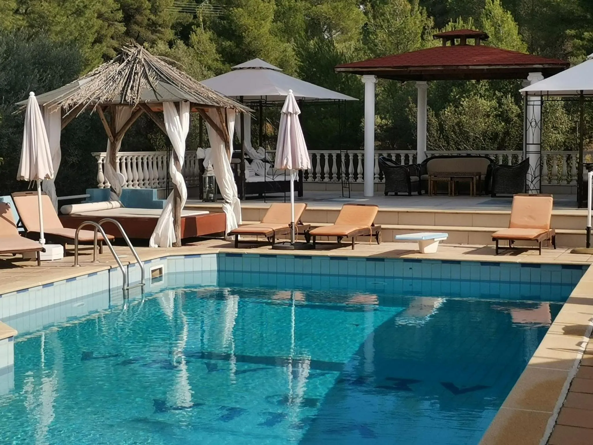Villa Askamnia and Suites