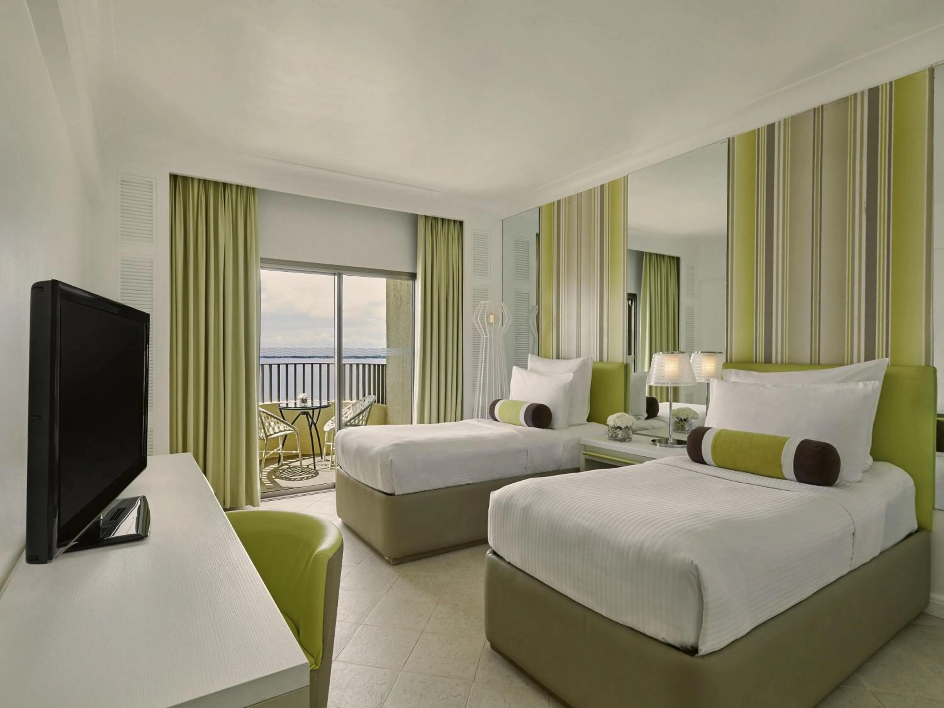 Bedroom, Bed in Mövenpick Hotel Mactan Island Cebu