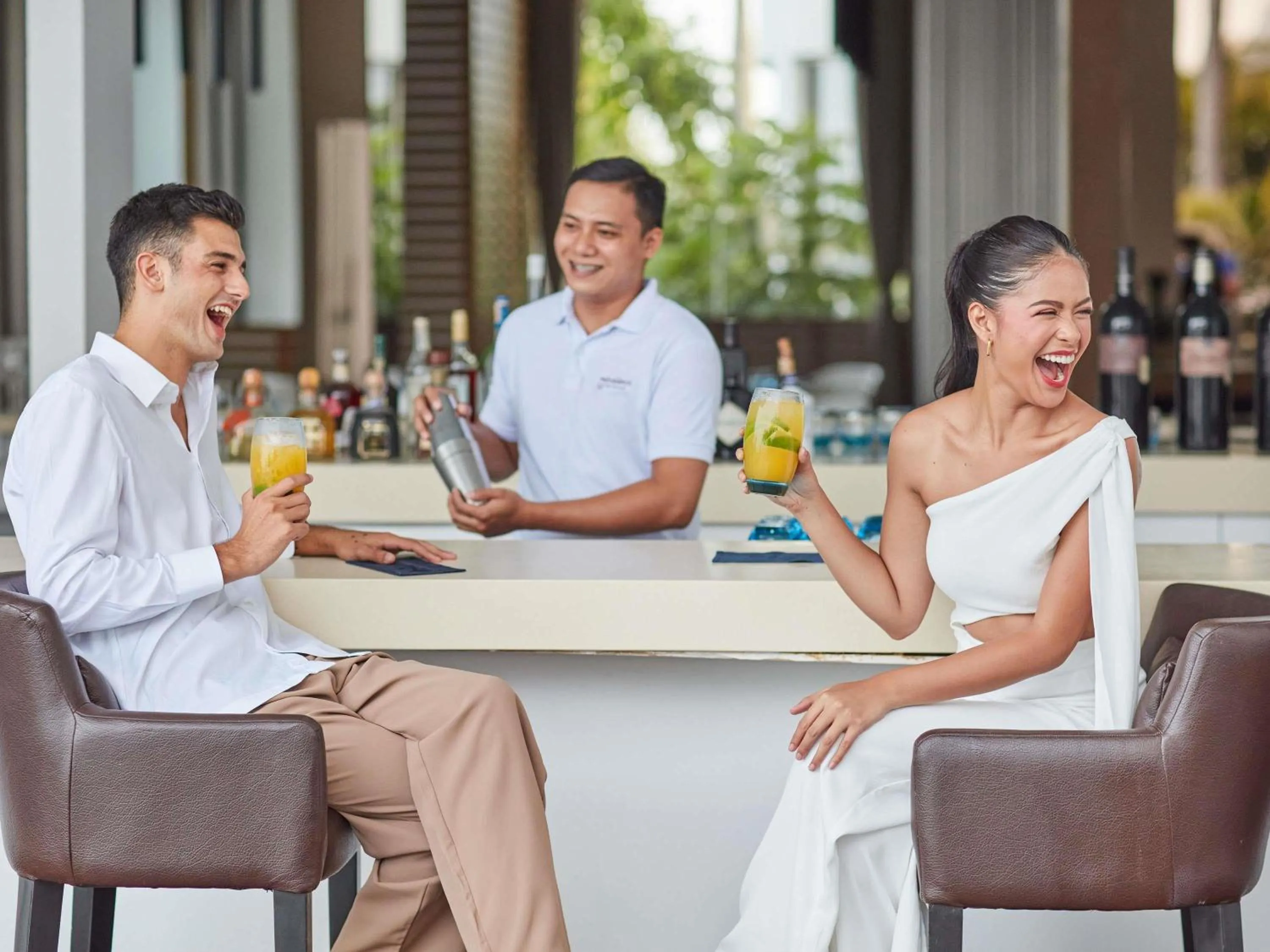 Lounge or bar in Mövenpick Hotel Mactan Island Cebu