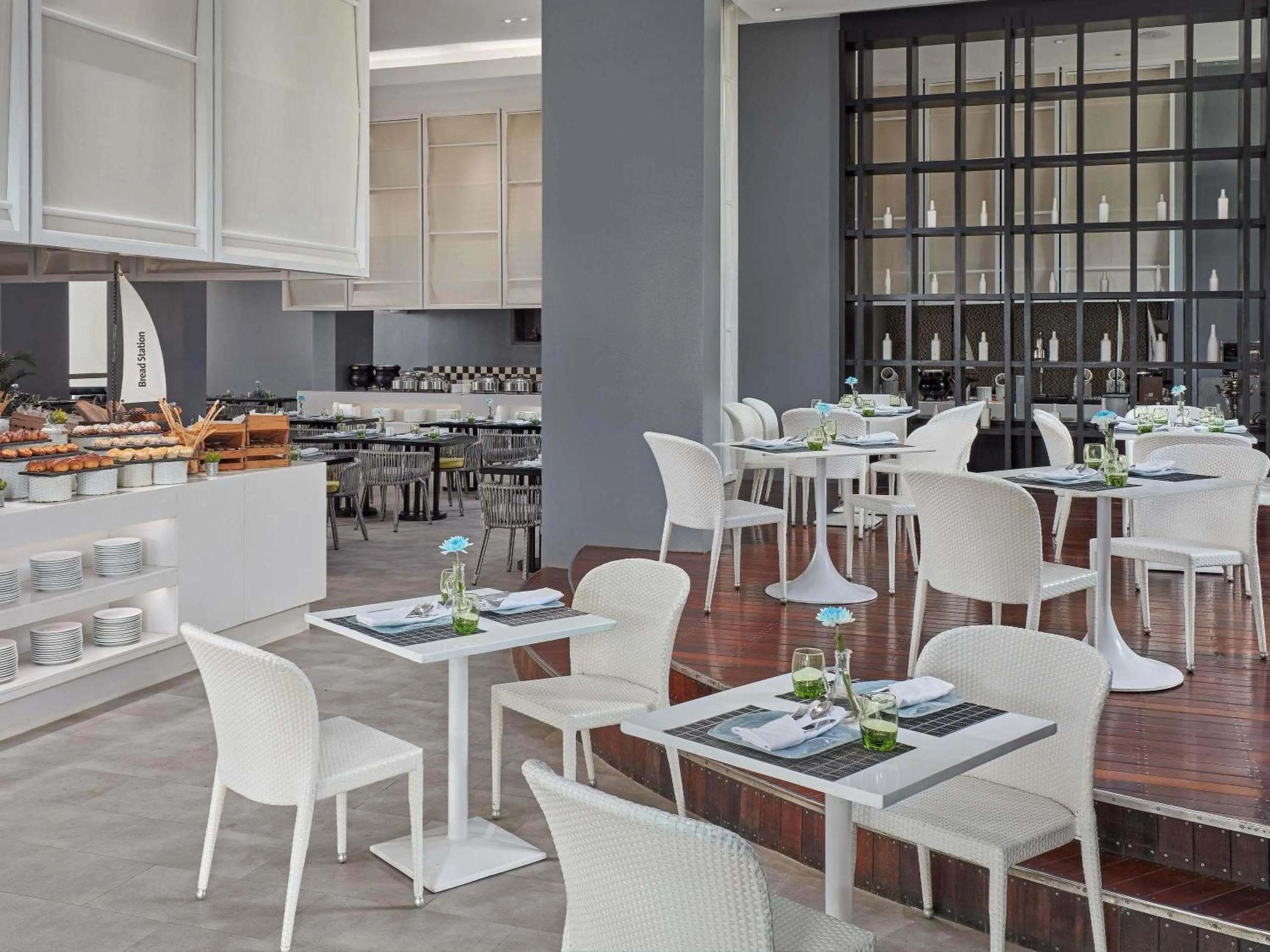 Restaurant/places to eat in Mövenpick Hotel Mactan Island Cebu