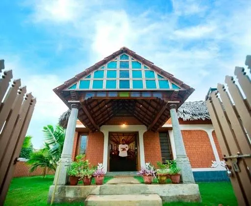 Staff in Chettinadu Court- HERITAGE VIEW