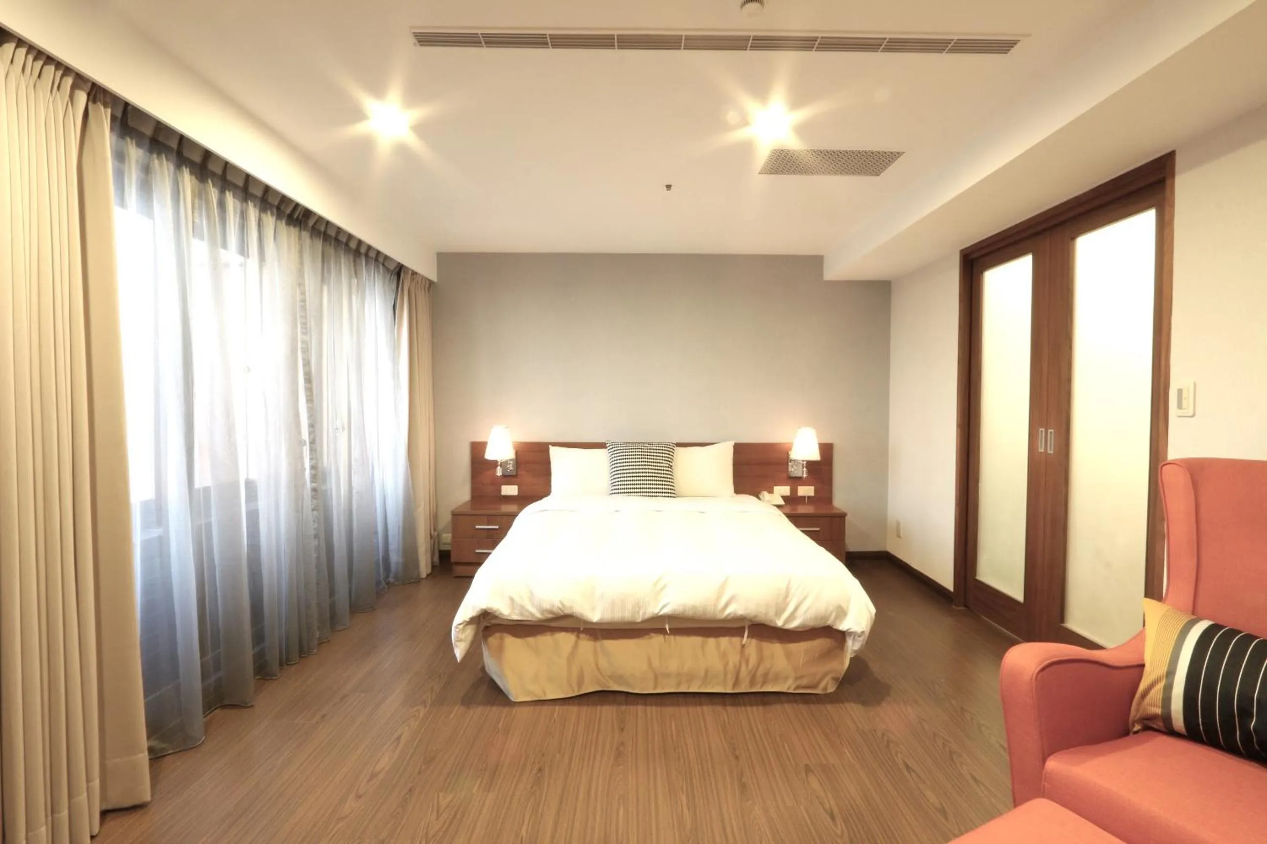 room service, Bed in Sky19 Hotel