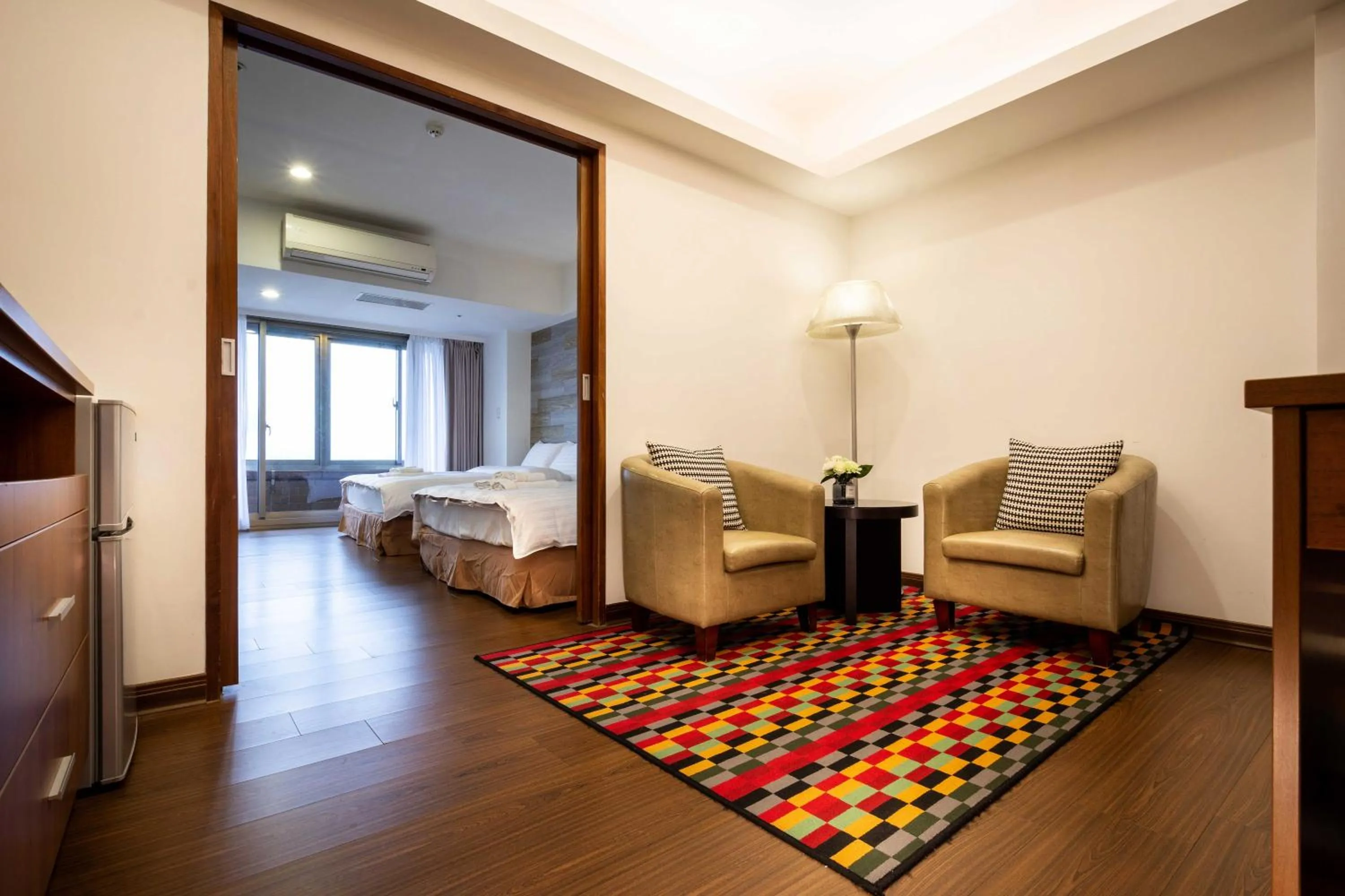 Living room, Bed in Sky19 Hotel