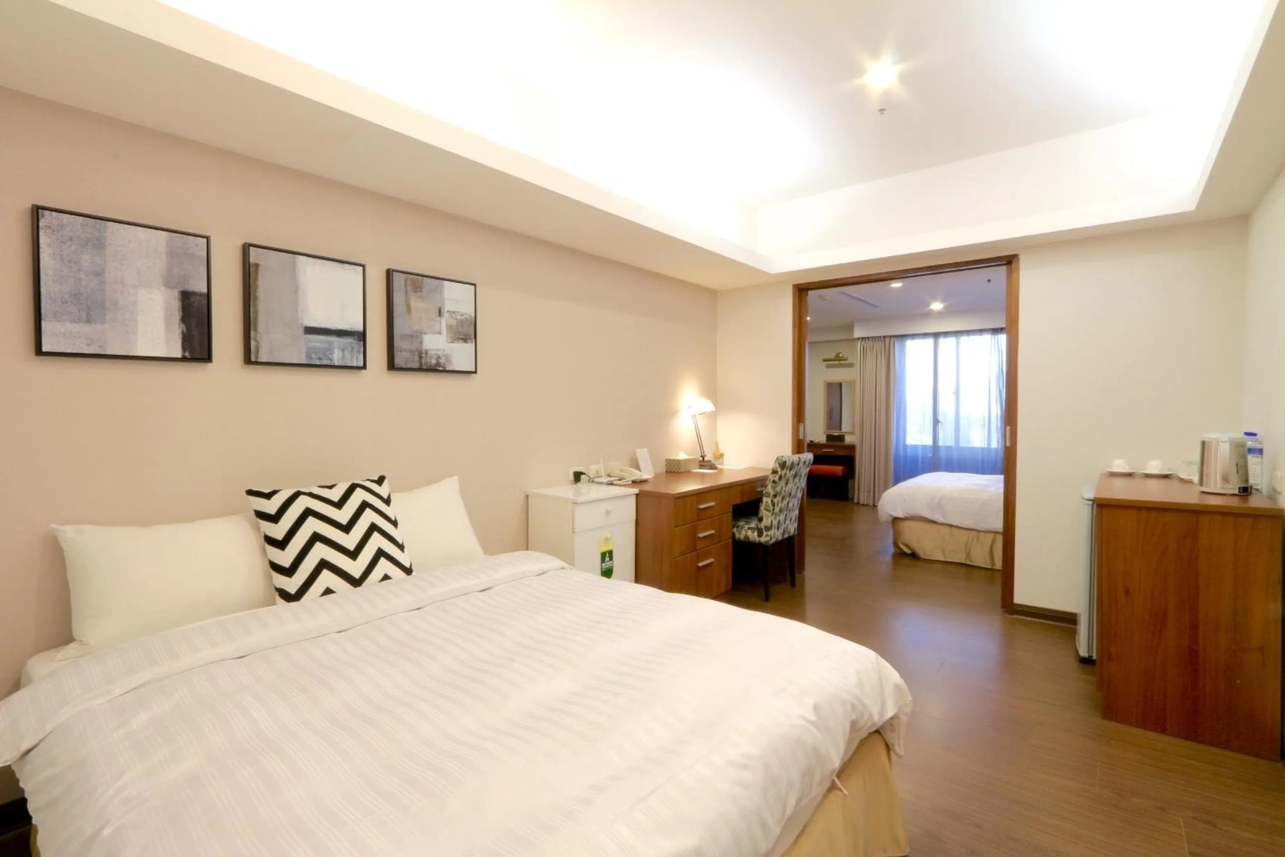 Bedroom, Bed in Sky19 Hotel